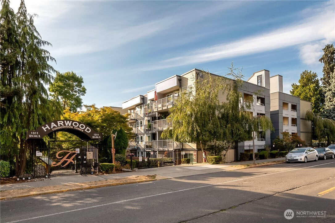 1311 S 12th Avenue, Seattle, WA 98144