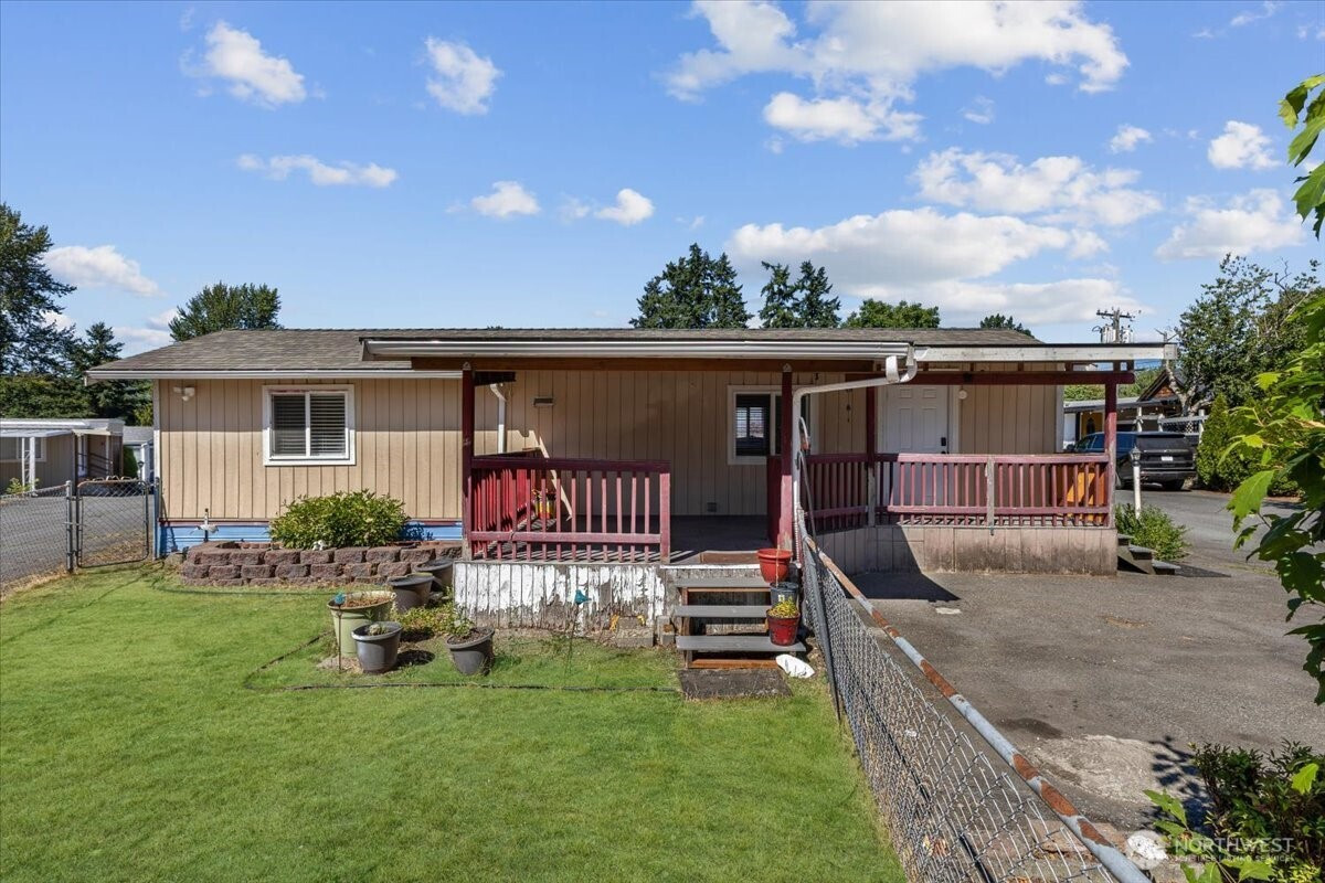 7614 NE Bothell Wy, Kenmore, WA 98028