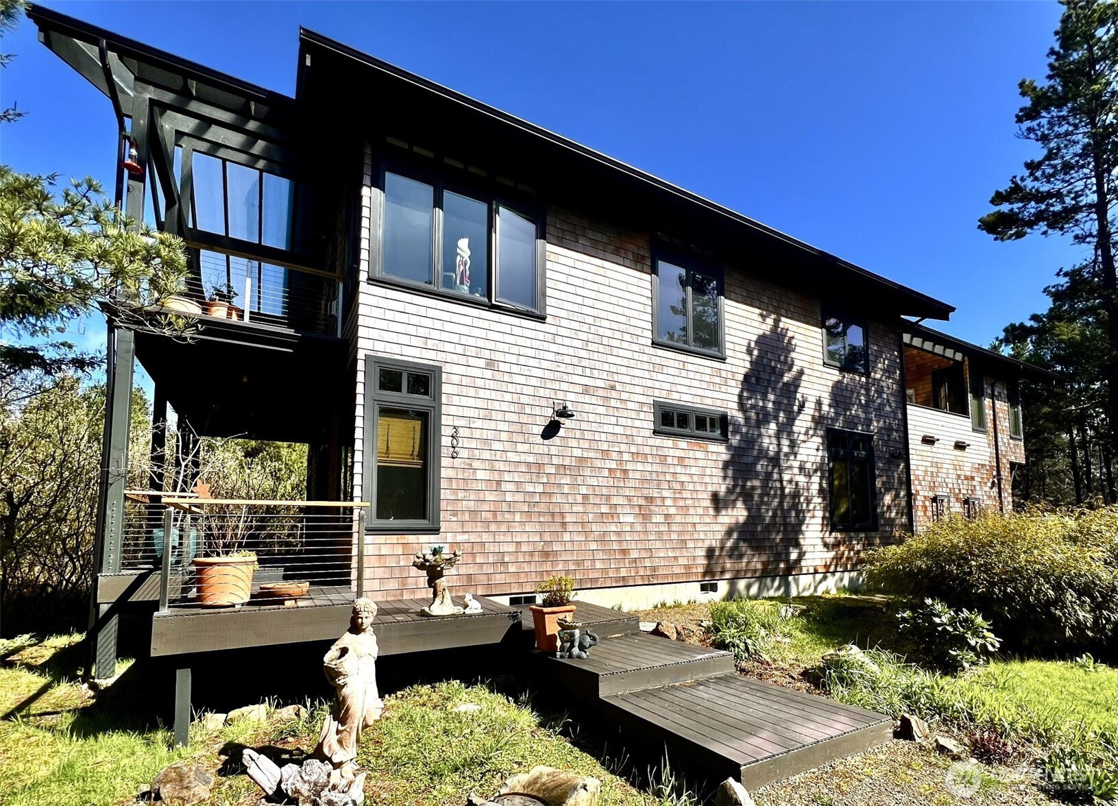 306 6th Street NW, Long Beach, WA 98631