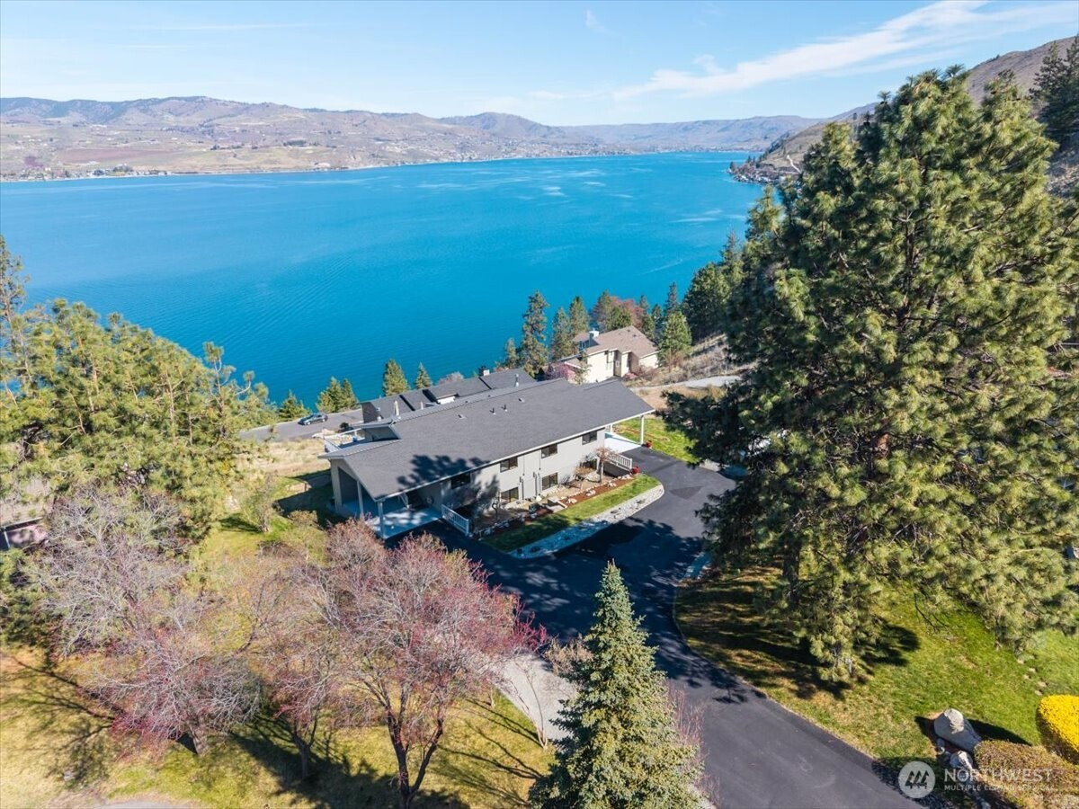 4056 Lakeveiw Place, Chelan, WA 98816