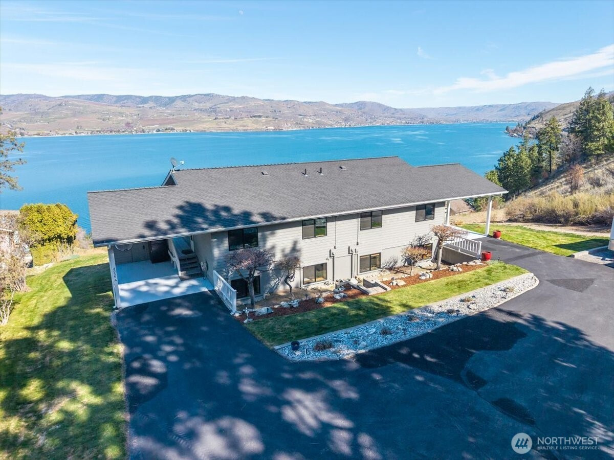 4056 Lakeveiw Place, Chelan, WA 98816