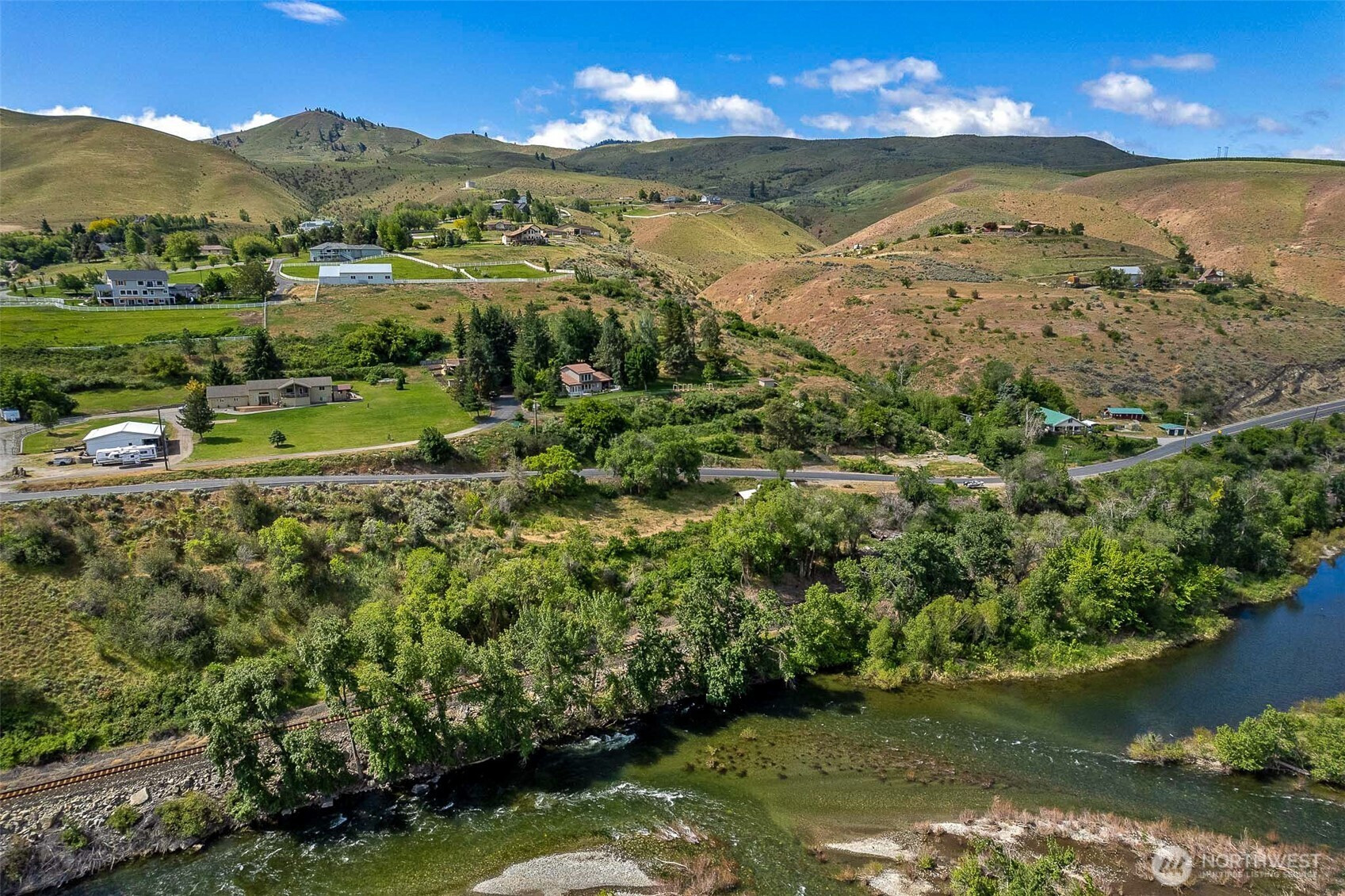2080 Sleepy Hollow Road, Wenatchee, WA 98801