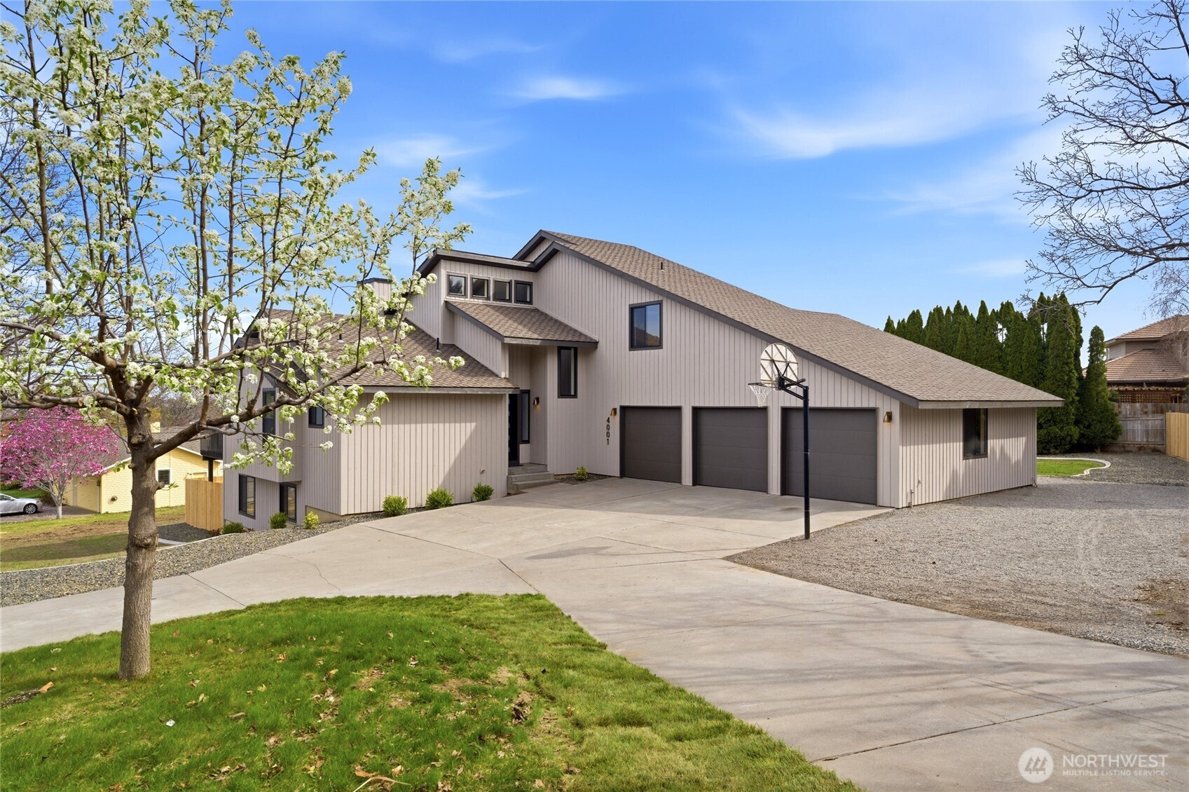 4001 S Olson Pl, Kennewick, WA 99337