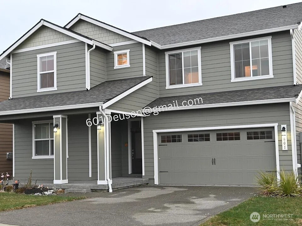 601 Deusen Lane N, Enumclaw, WA 98022