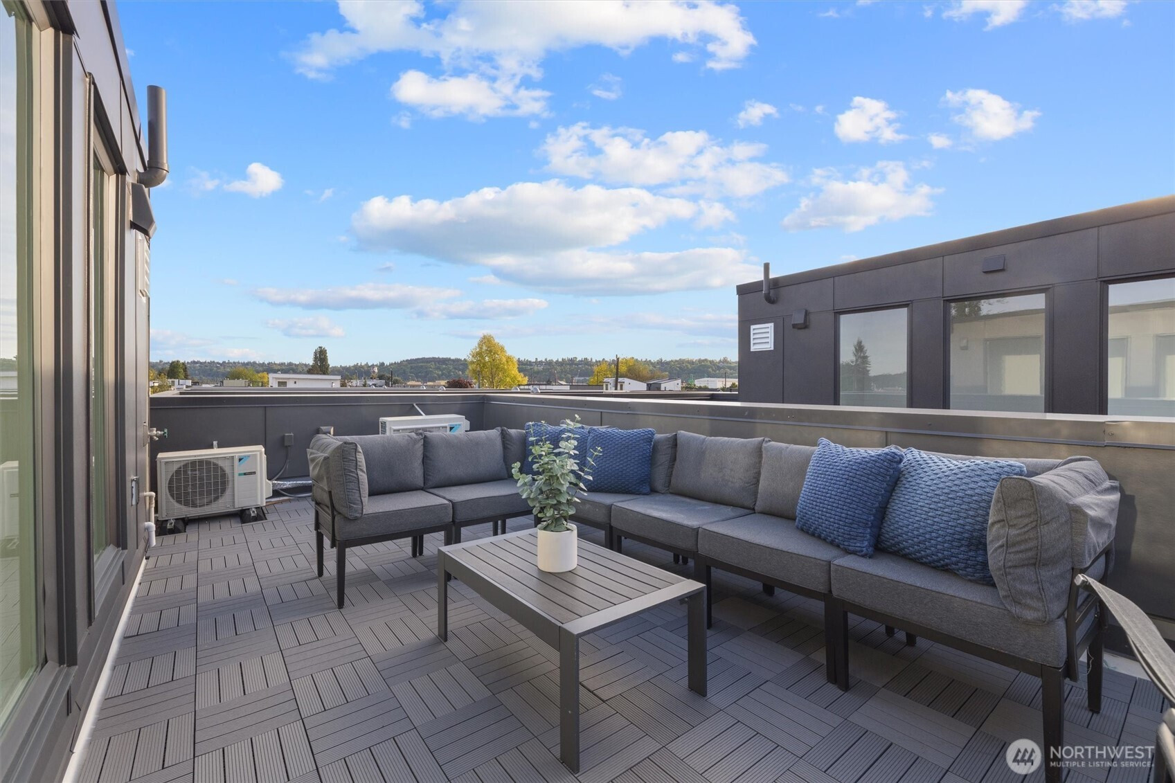 6604 Carleton Avenue S, Seattle, WA 98108