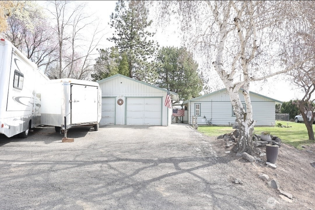 705 N 12th Street, Selah, WA 98942