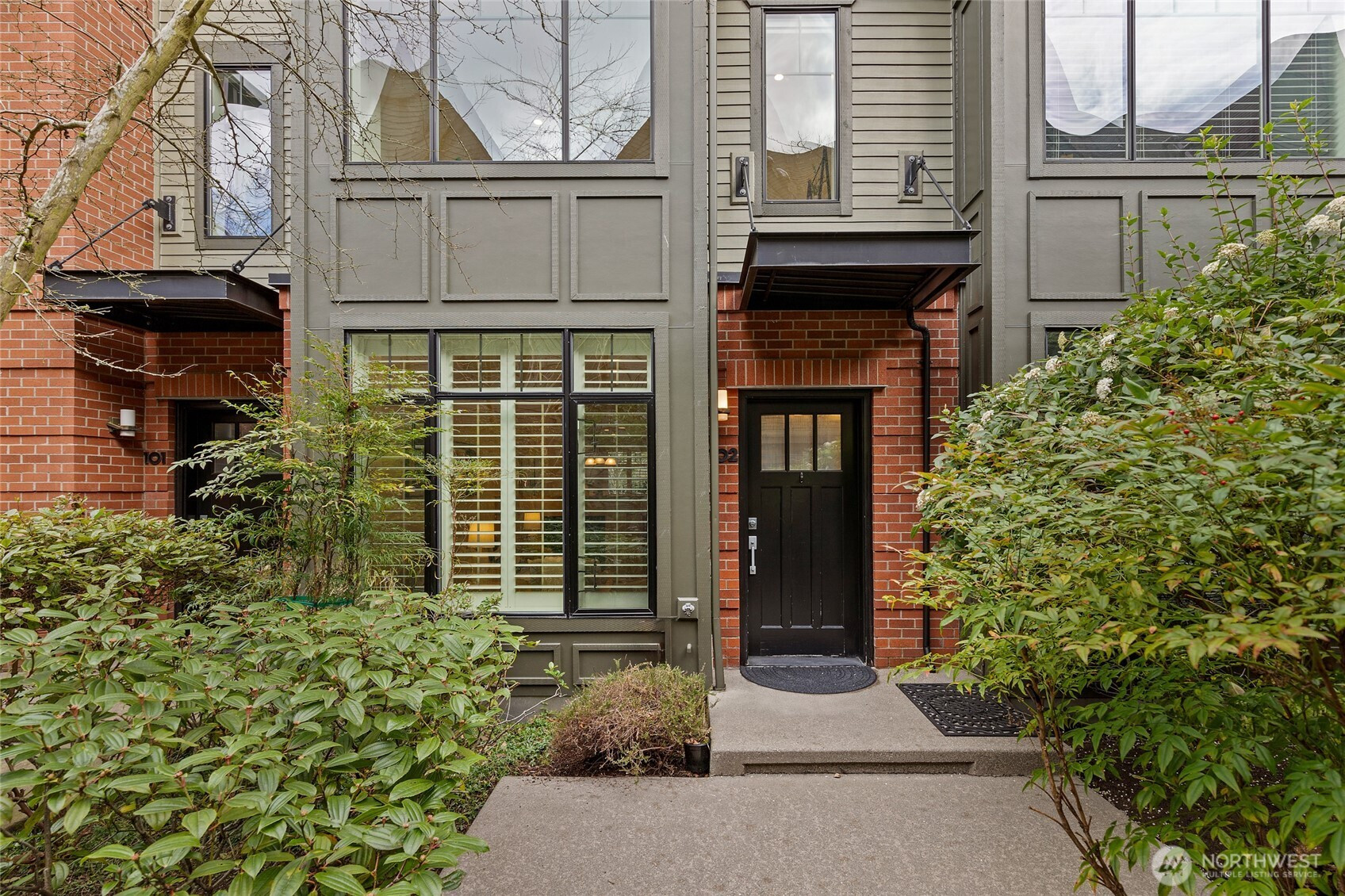 10595 NE 12th Place, Bellevue, WA 98004