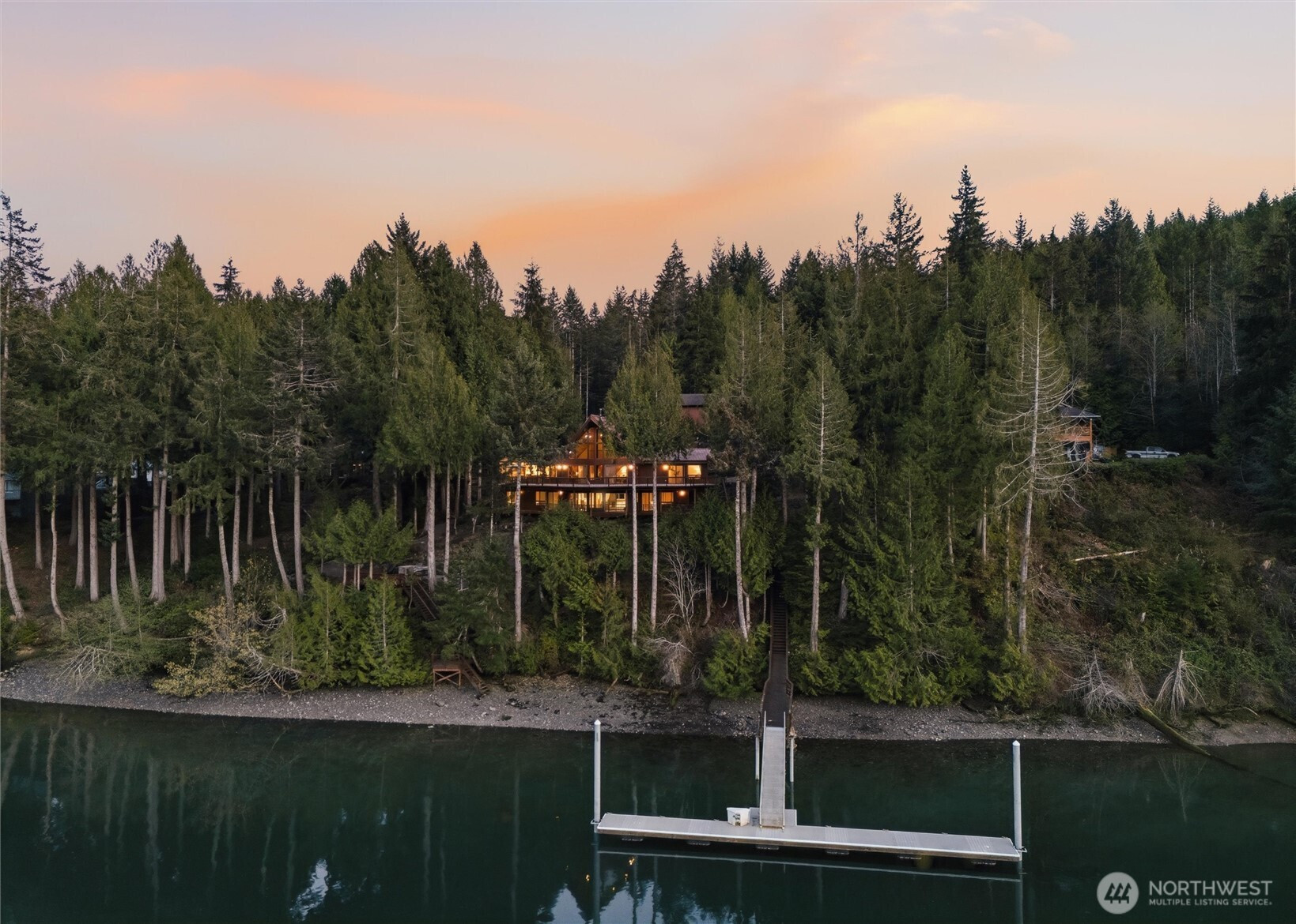 17 Quiet Place, Brinnon, WA 98320