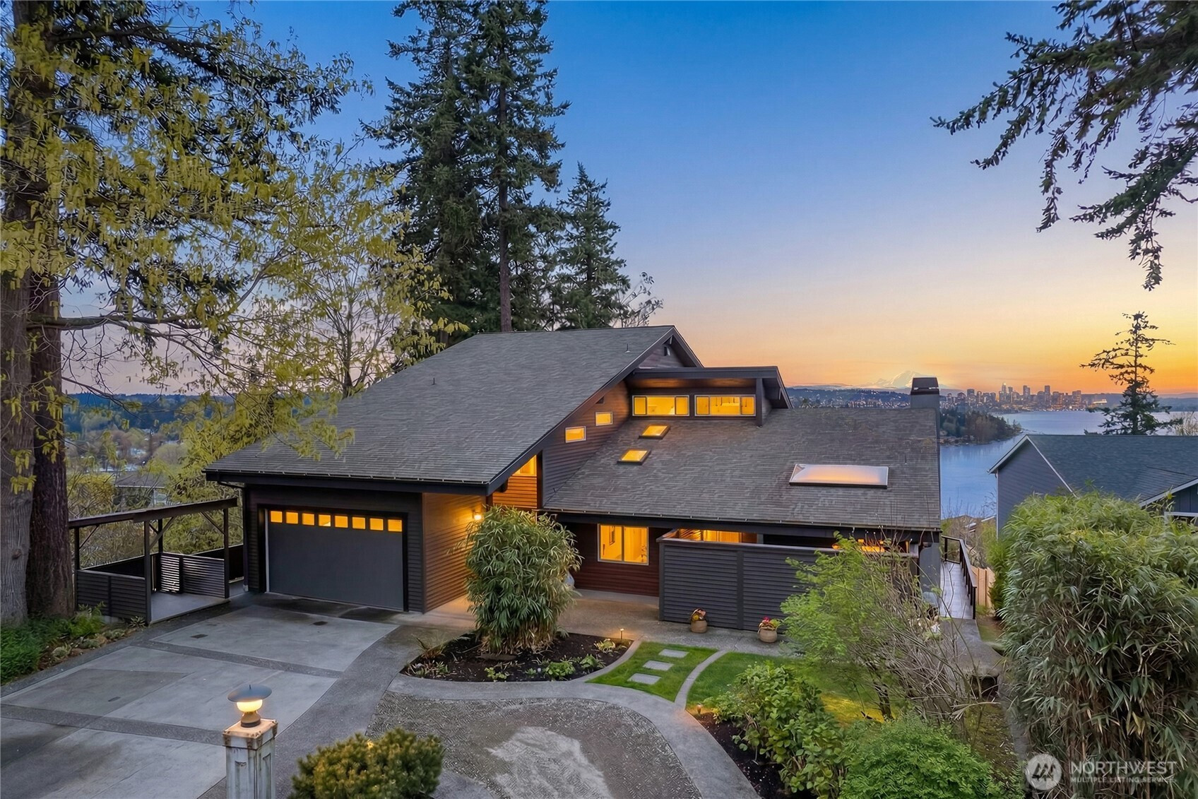 11818 89th Place NE, Kirkland, WA 98034