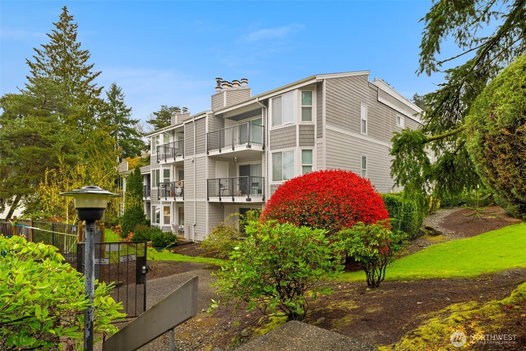 4202 Factoria Blvd SE, Bellevue, WA 98006
