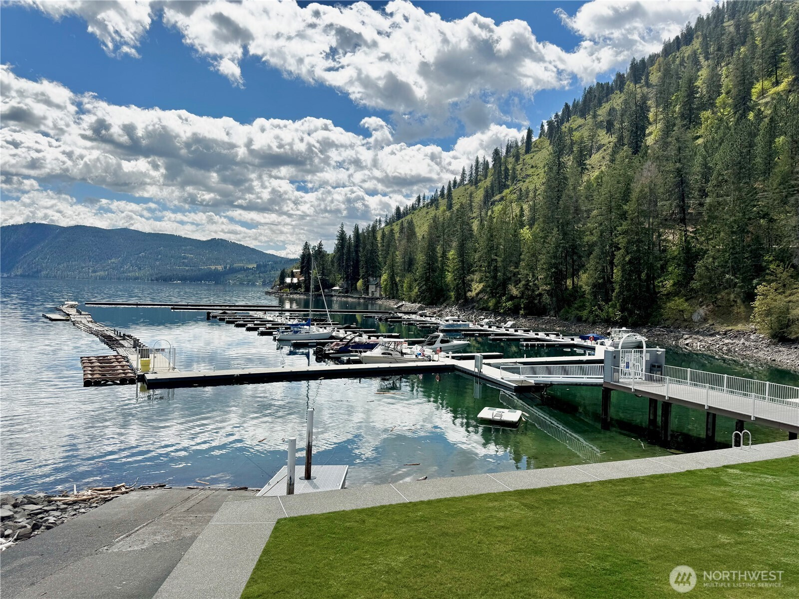 11415 S Lakeshore Road, Chelan, WA 98816