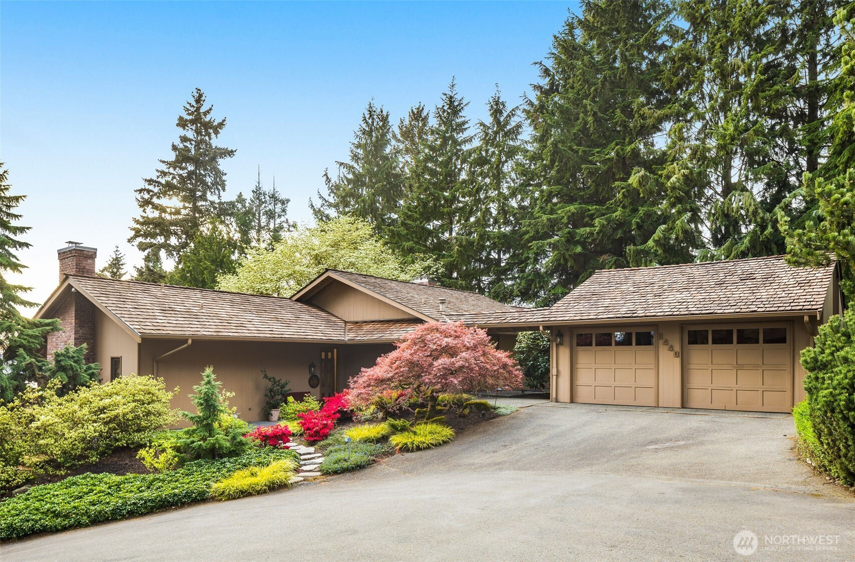 8440 W Mercer Way, Mercer Island, WA 98040