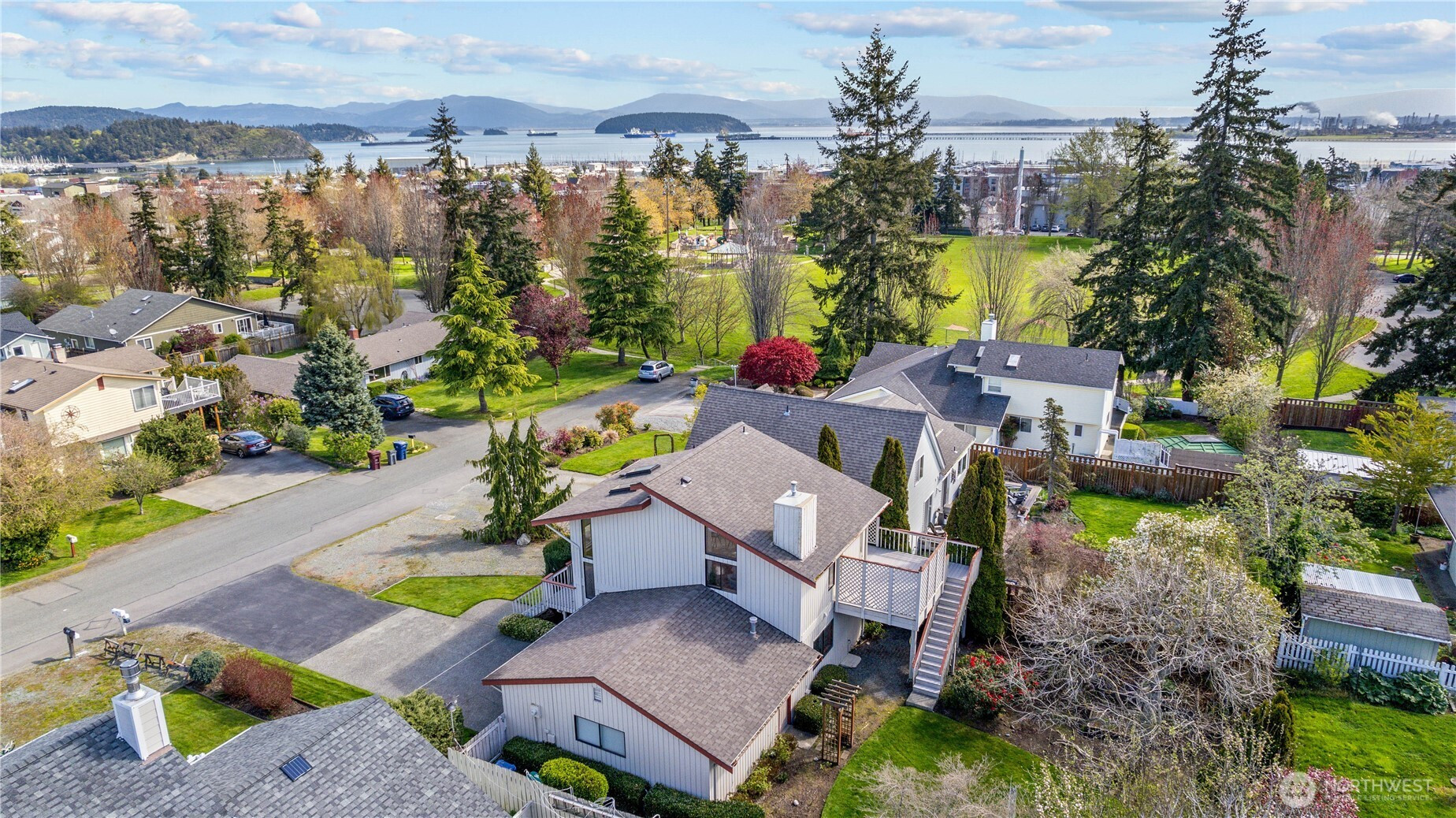 1211 31st Street, Anacortes, WA 98221