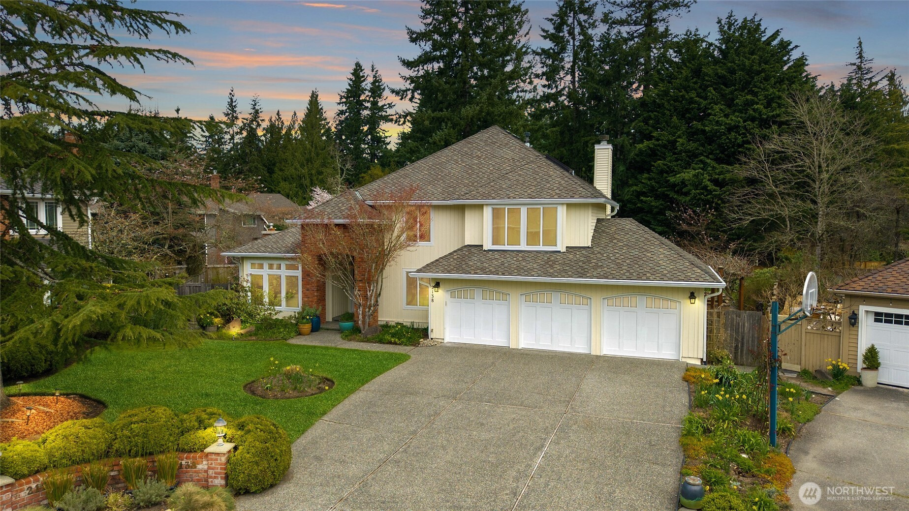 2138 221st Place NE, Sammamish, WA 98074