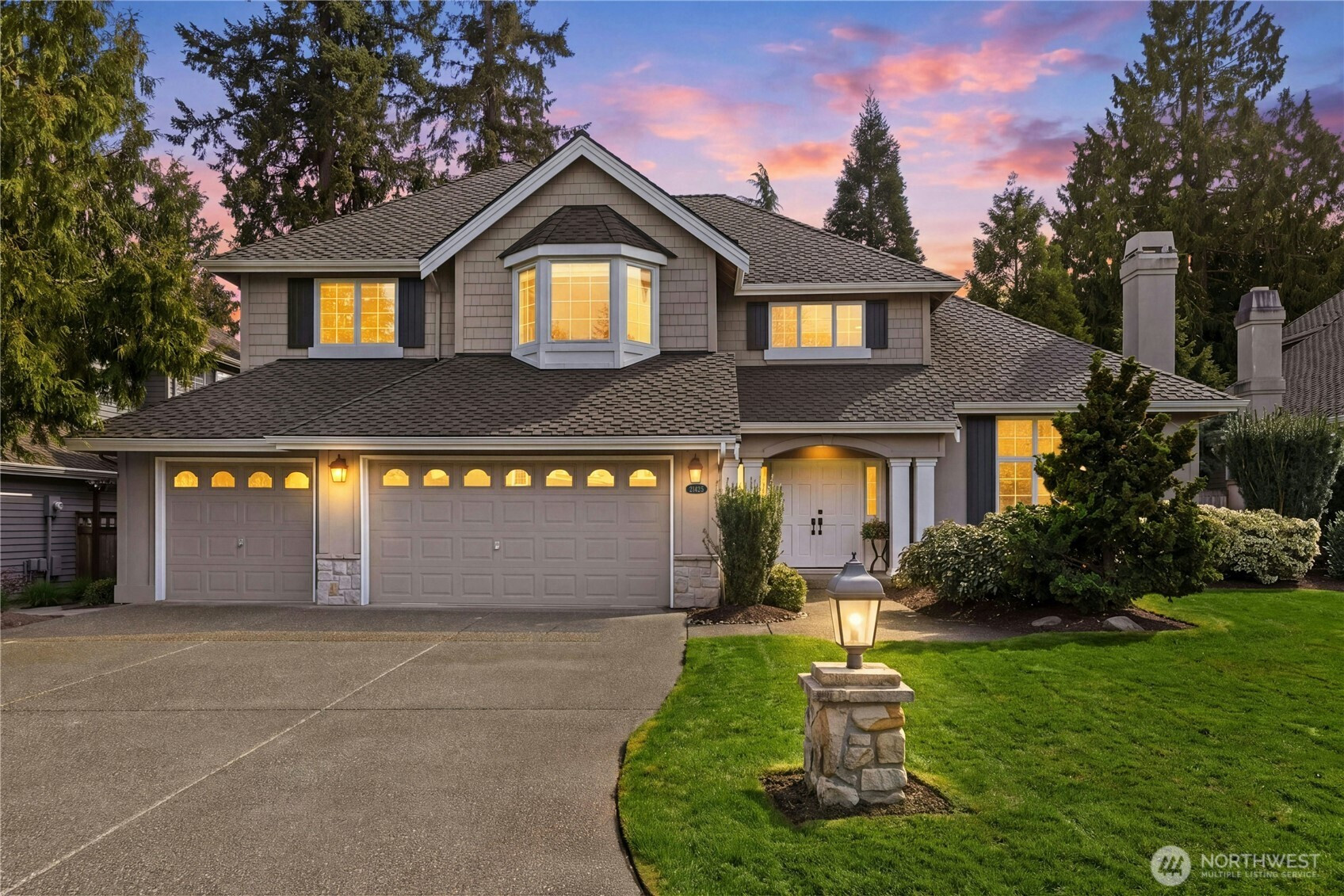 21425 SE 34th Place, Sammamish, WA 98075
