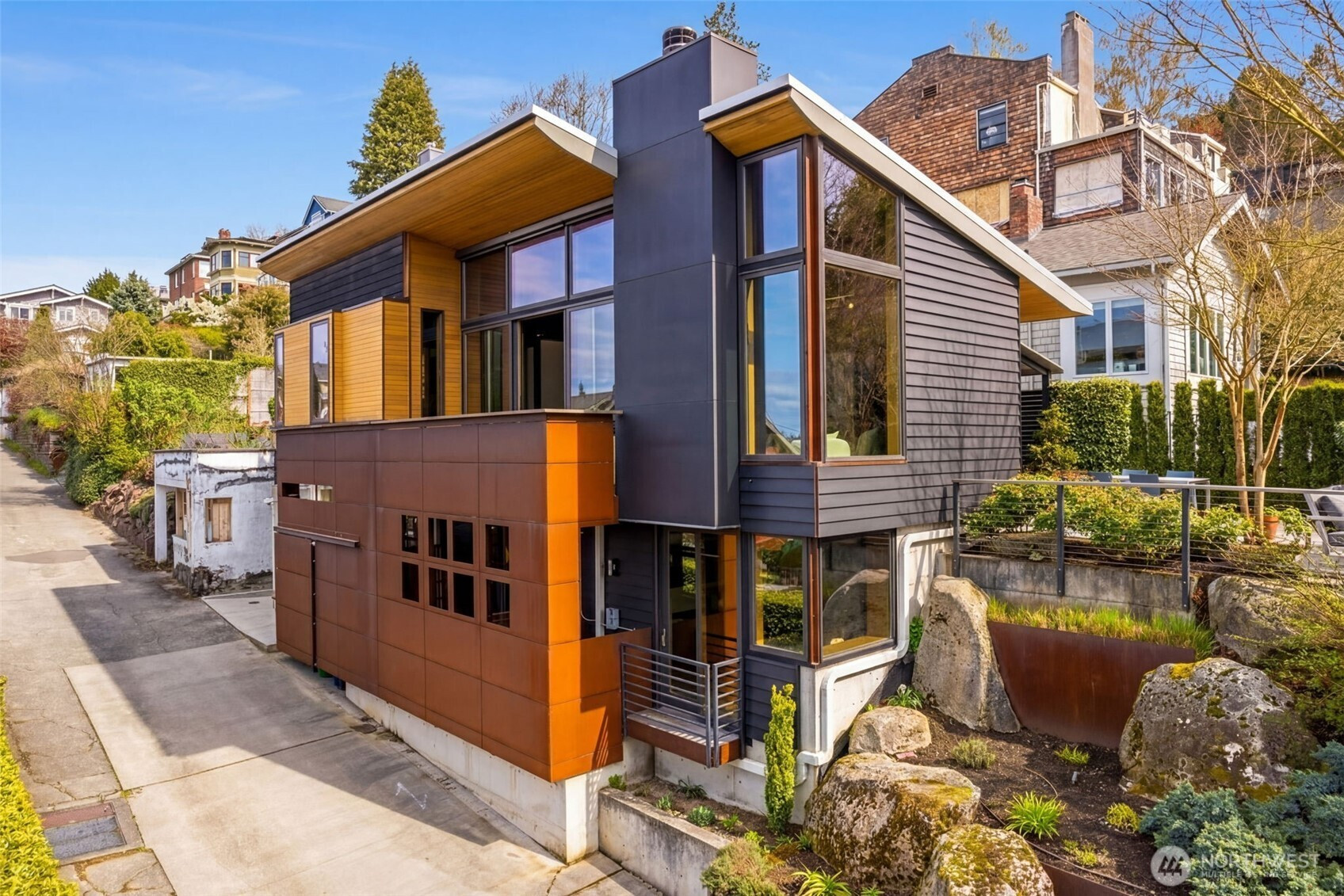 810 W Lee, Seattle, WA 98119