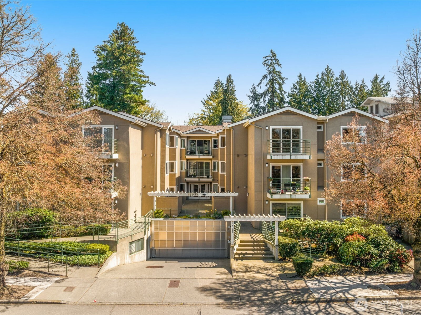 12034 15th Avenue NE, Seattle, WA 98125