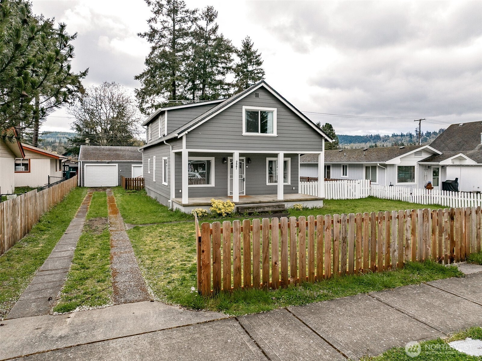 227 Mashell Avenue N, Eatonville, WA 98328