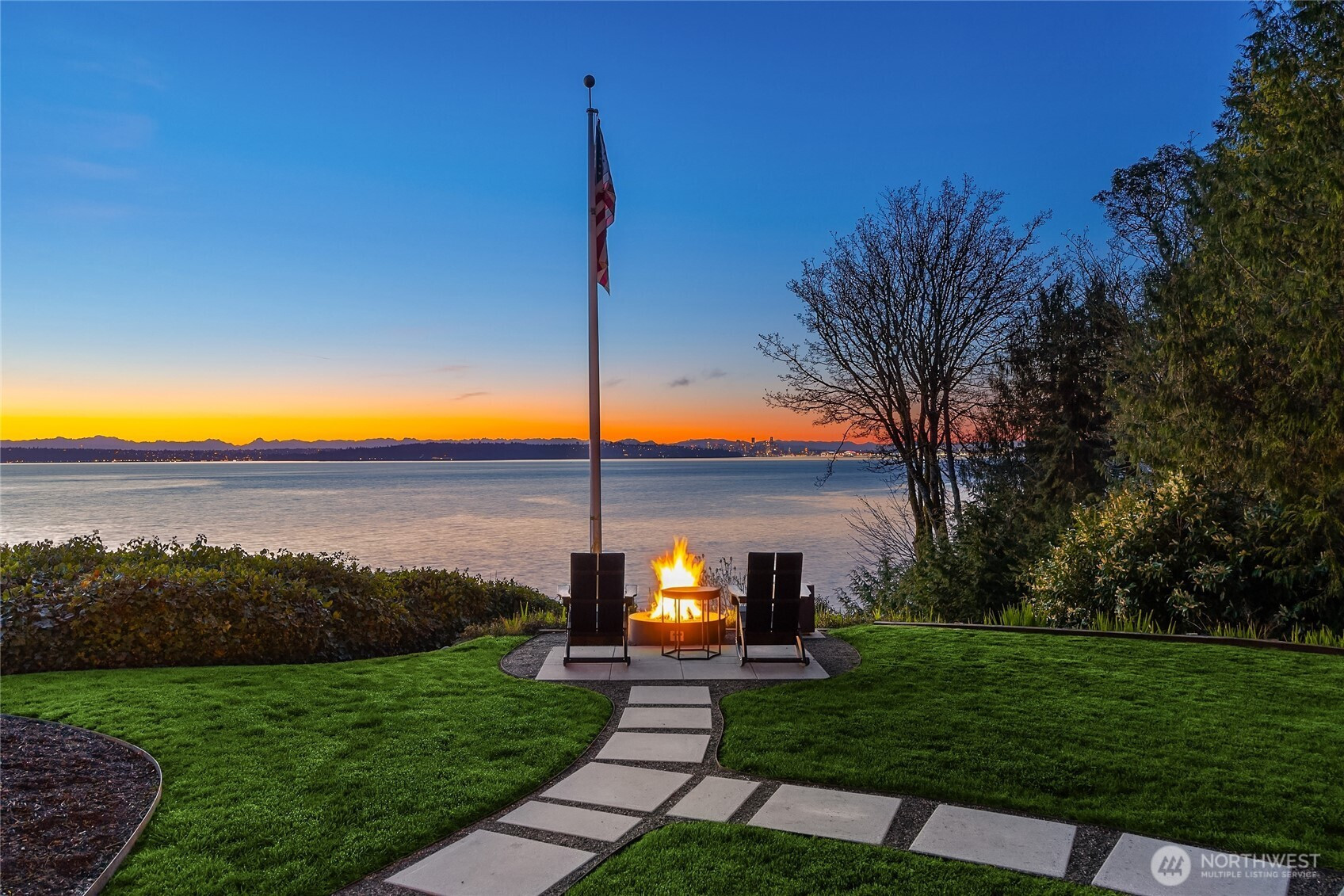 11676 Sunrise Drive, Bainbridge Island, WA 98110