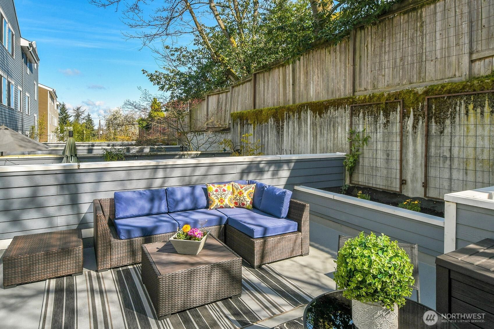 2350 10th Avenue E, Seattle, WA 98102