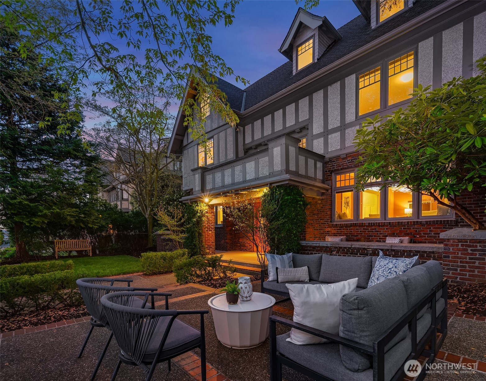 1212 21st Avenue E, Seattle, WA 98112