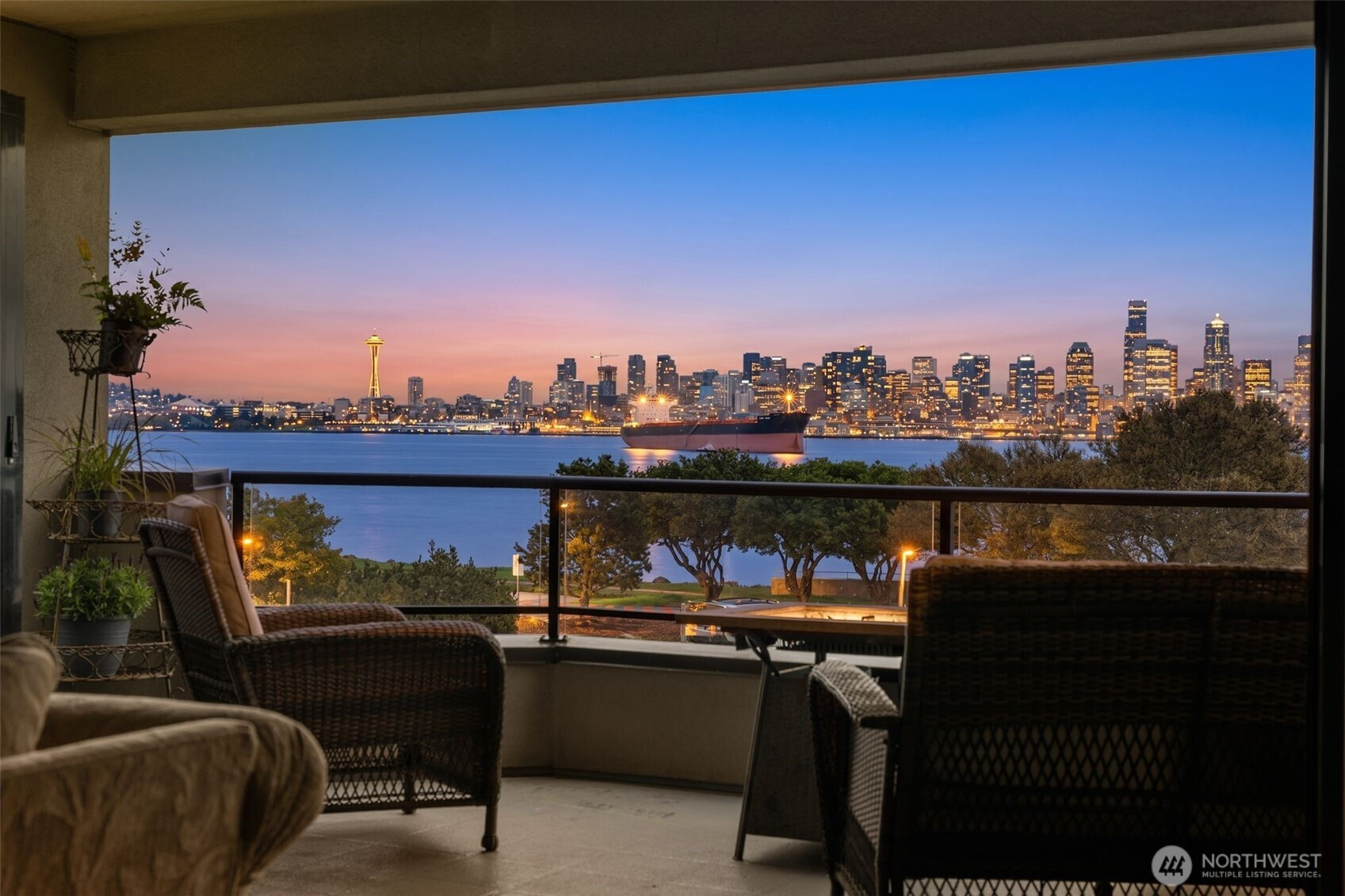 1333 Harbor Avenue SW, Seattle, WA 98116