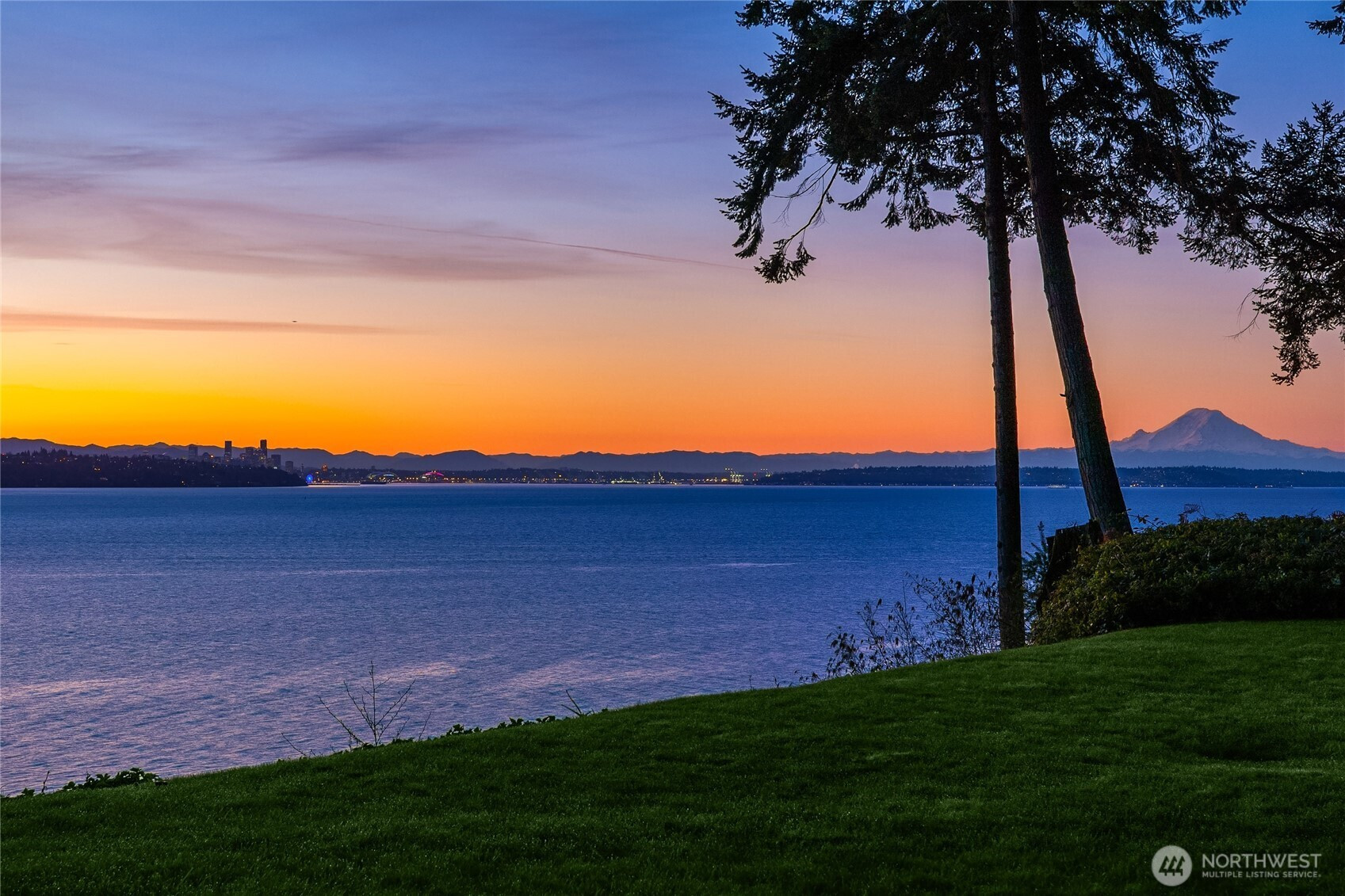 12960 Sunrise Drive NE, Bainbridge Island, WA 98110