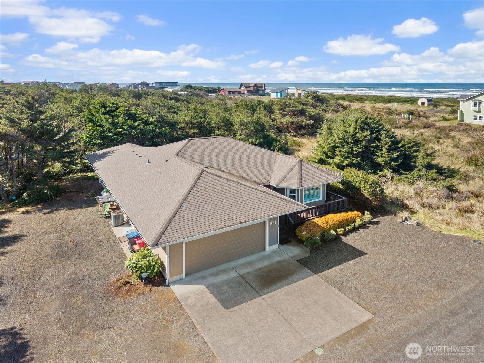 921 Pheasant Run, Westport, WA 98595
