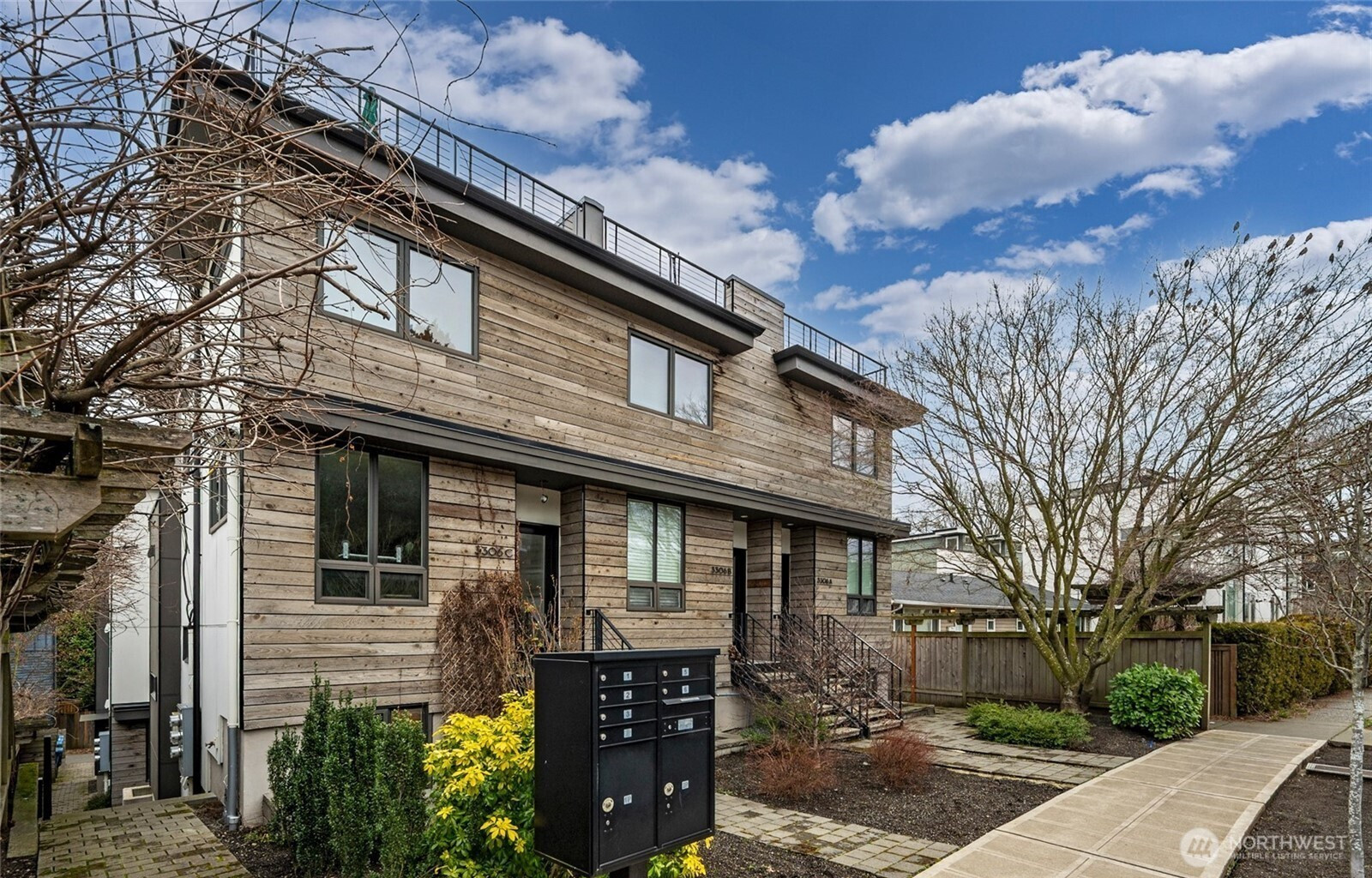 3310 W Government Way, Seattle, WA 98199