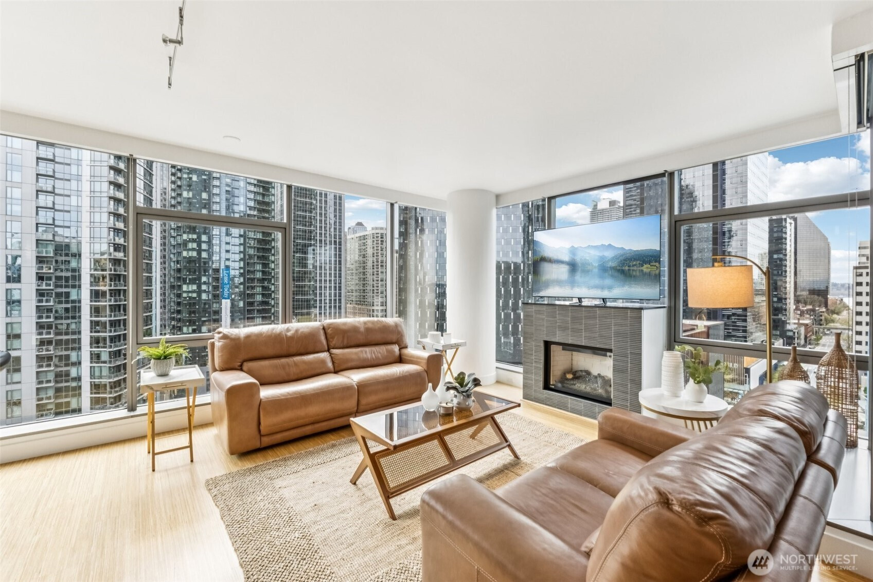 820 Blanchard Street, Seattle, WA 98121