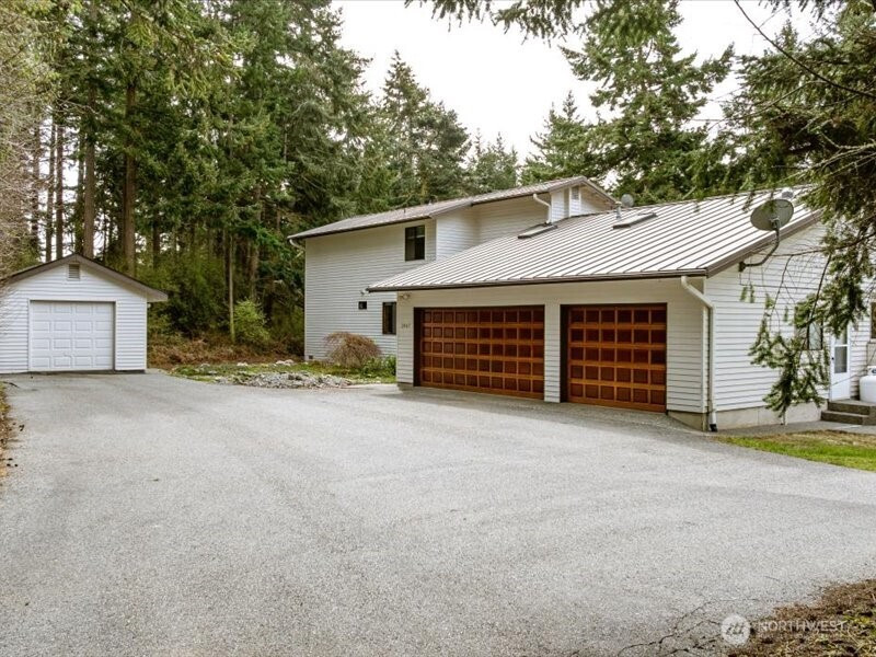 2047 Briarwood Drive, Oak Harbor, WA 98277