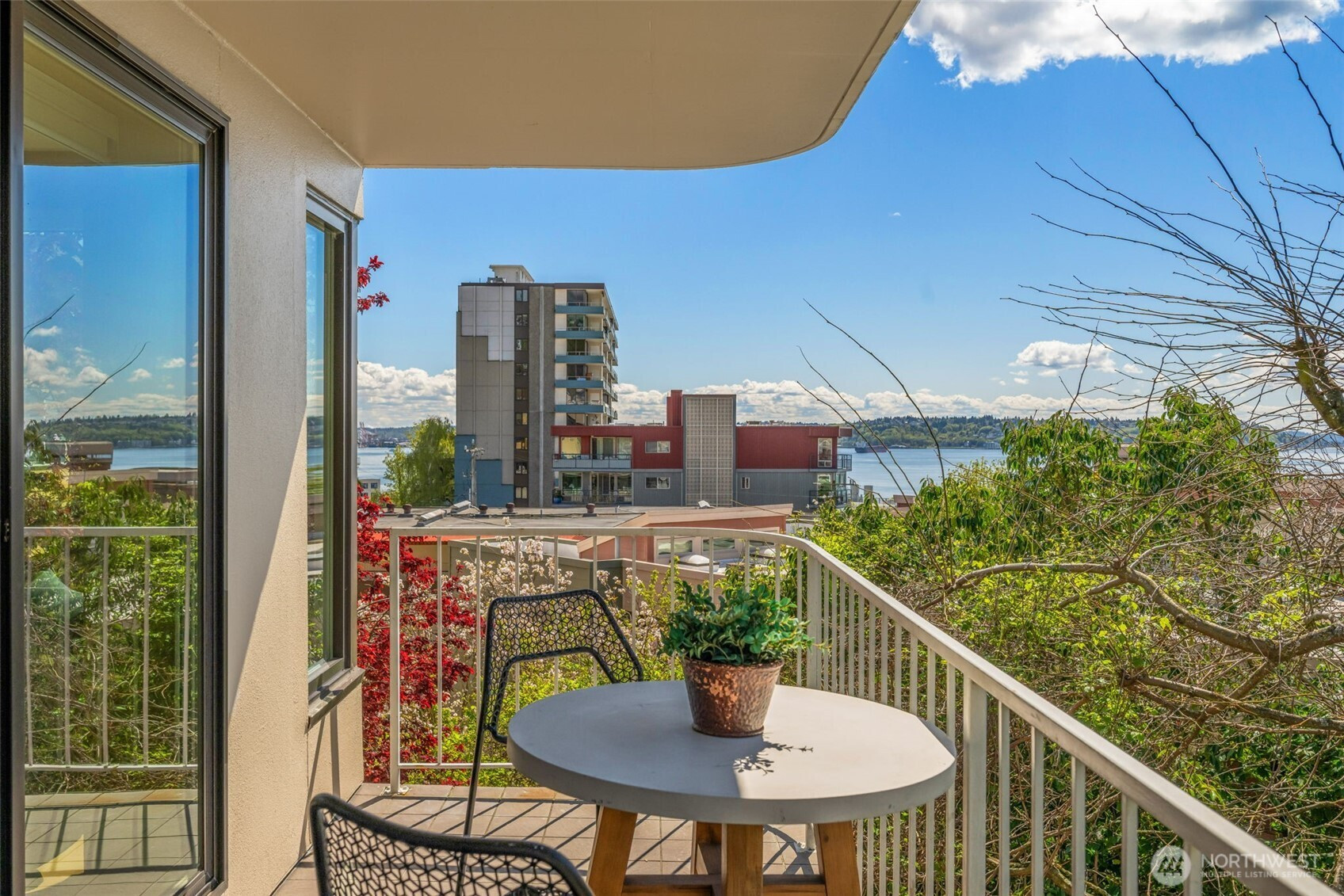 619 5th Avenue W, Seattle, WA 98119