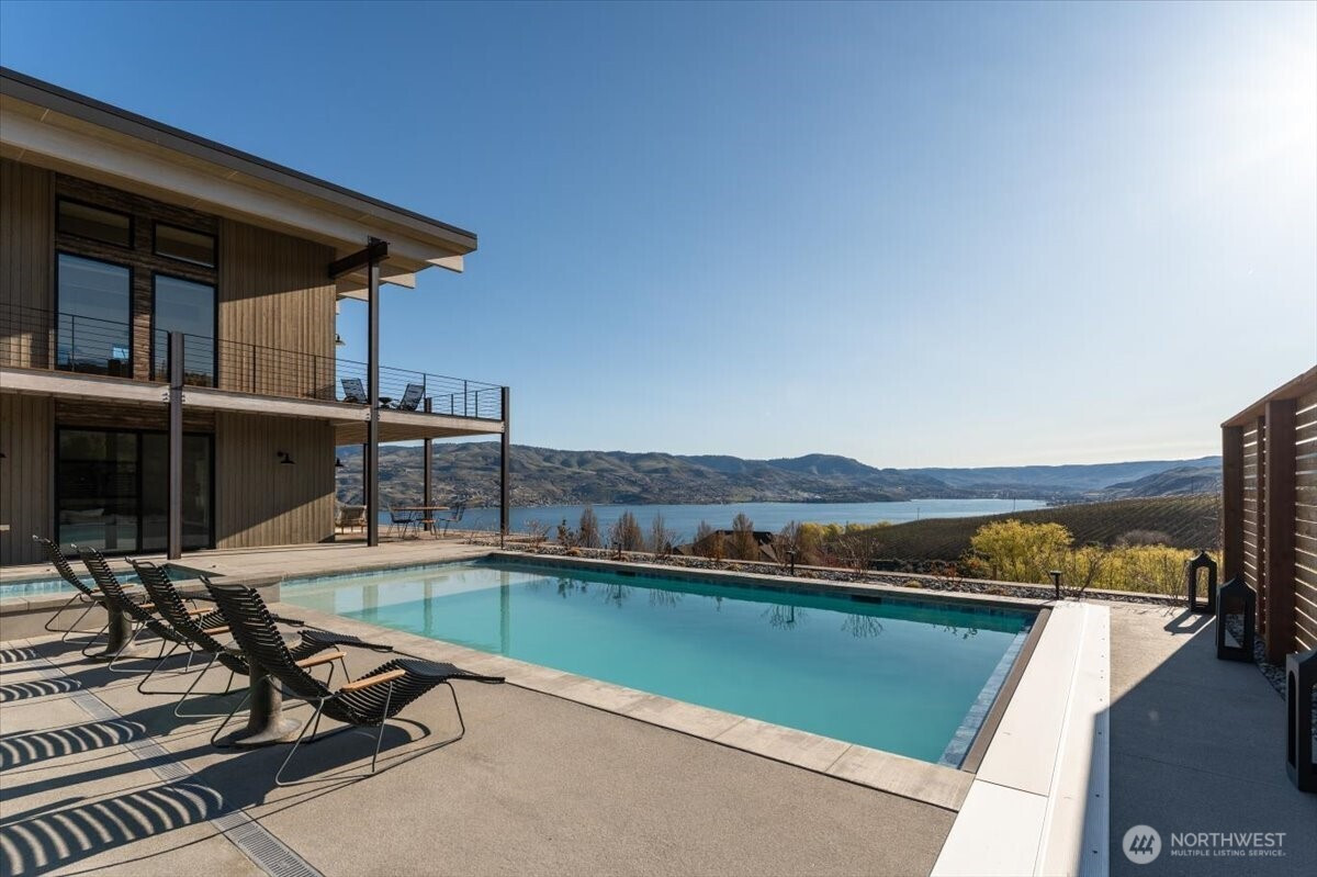 140 Clos Chevalle Road, Chelan, WA 98816