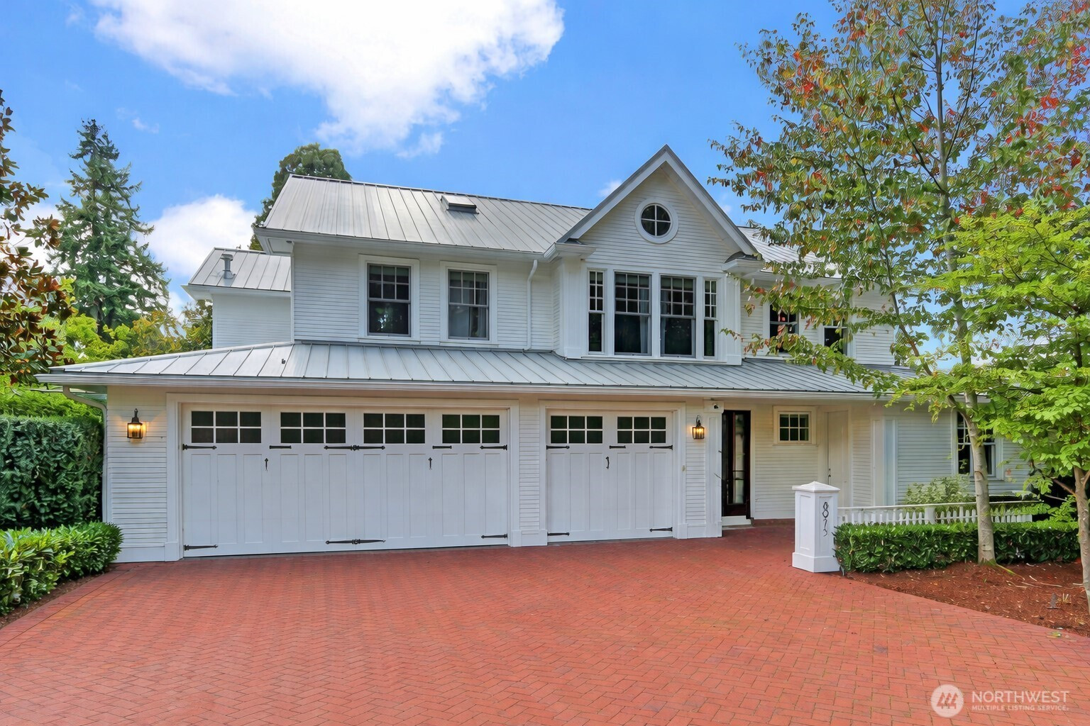 8975 NE 10th Street, Bellevue, WA 98004