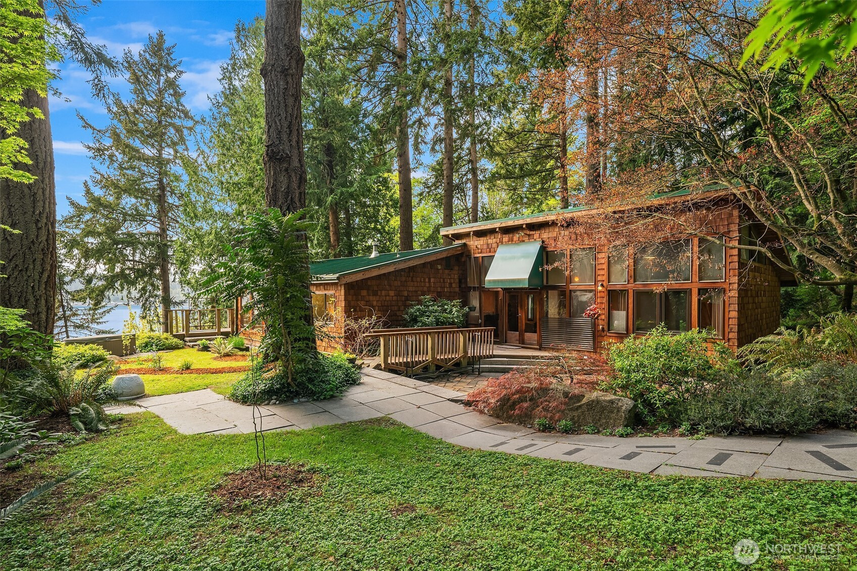 19923 Robinwood Road SW, Vashon, WA 98070