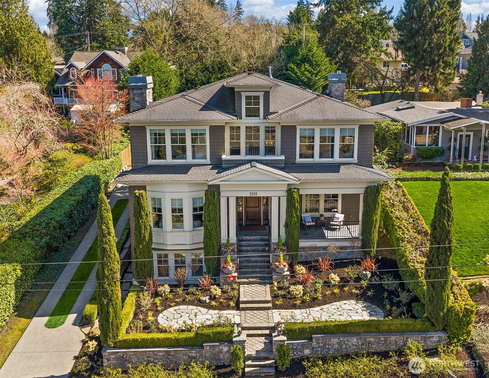 2212 77th Avenue SE, Mercer Island, WA 98040