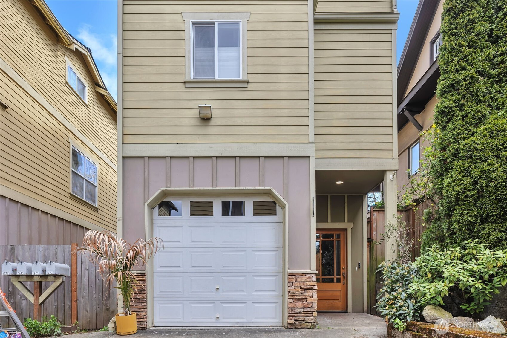 2221 E Spruce Street, Seattle, WA 98122