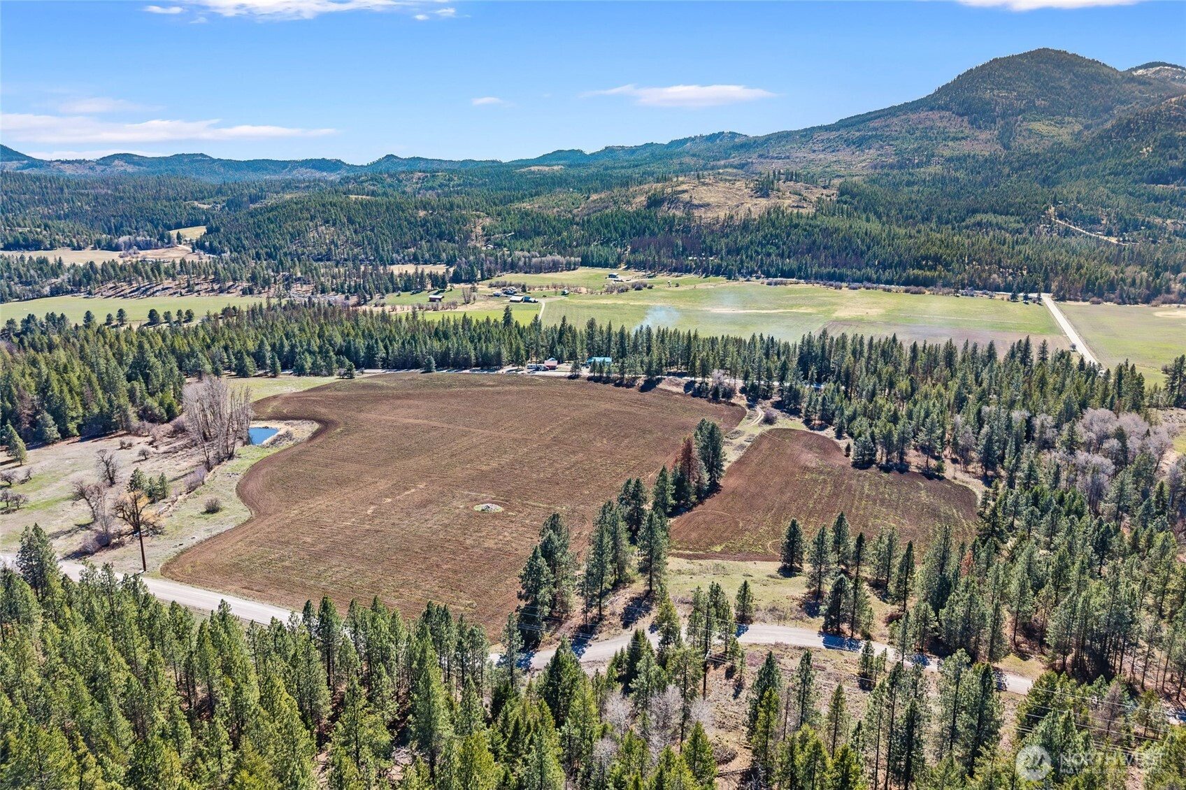 2068 Addy-Gifford Road, Addy, WA 99101