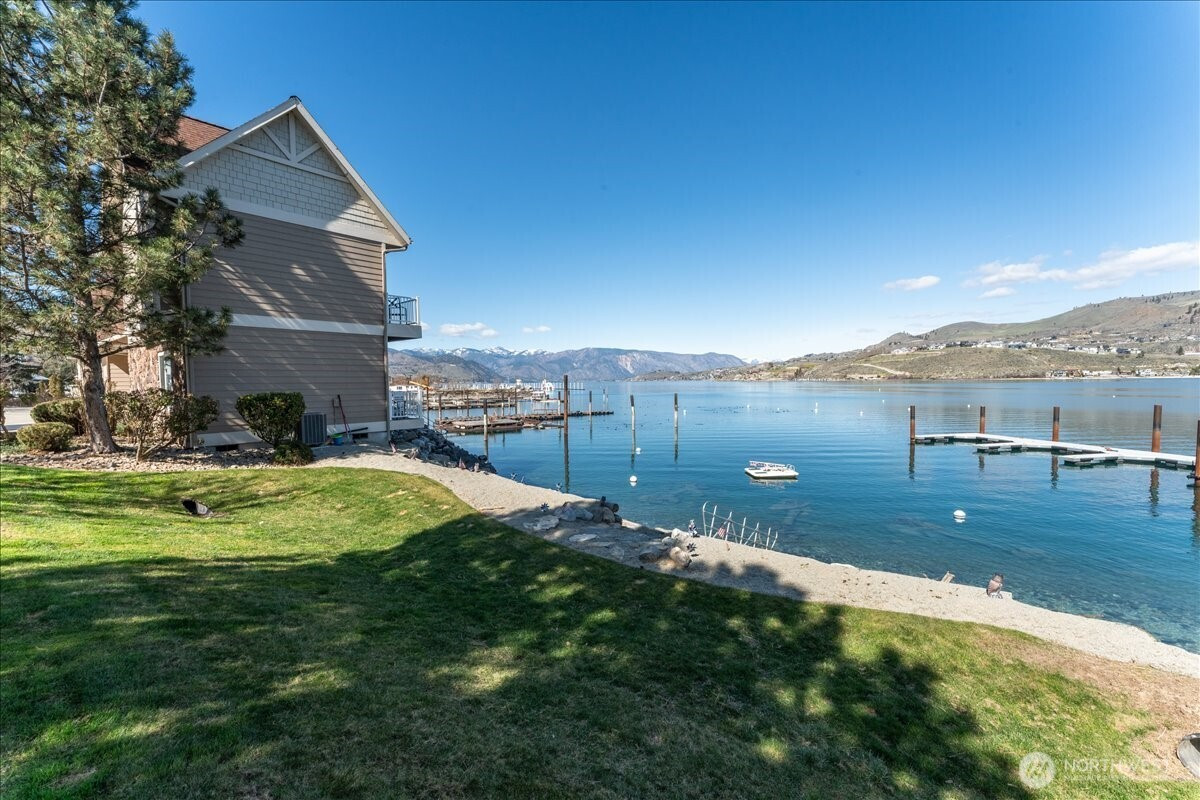 1120 W Woodin Avenue, Chelan, WA 98816