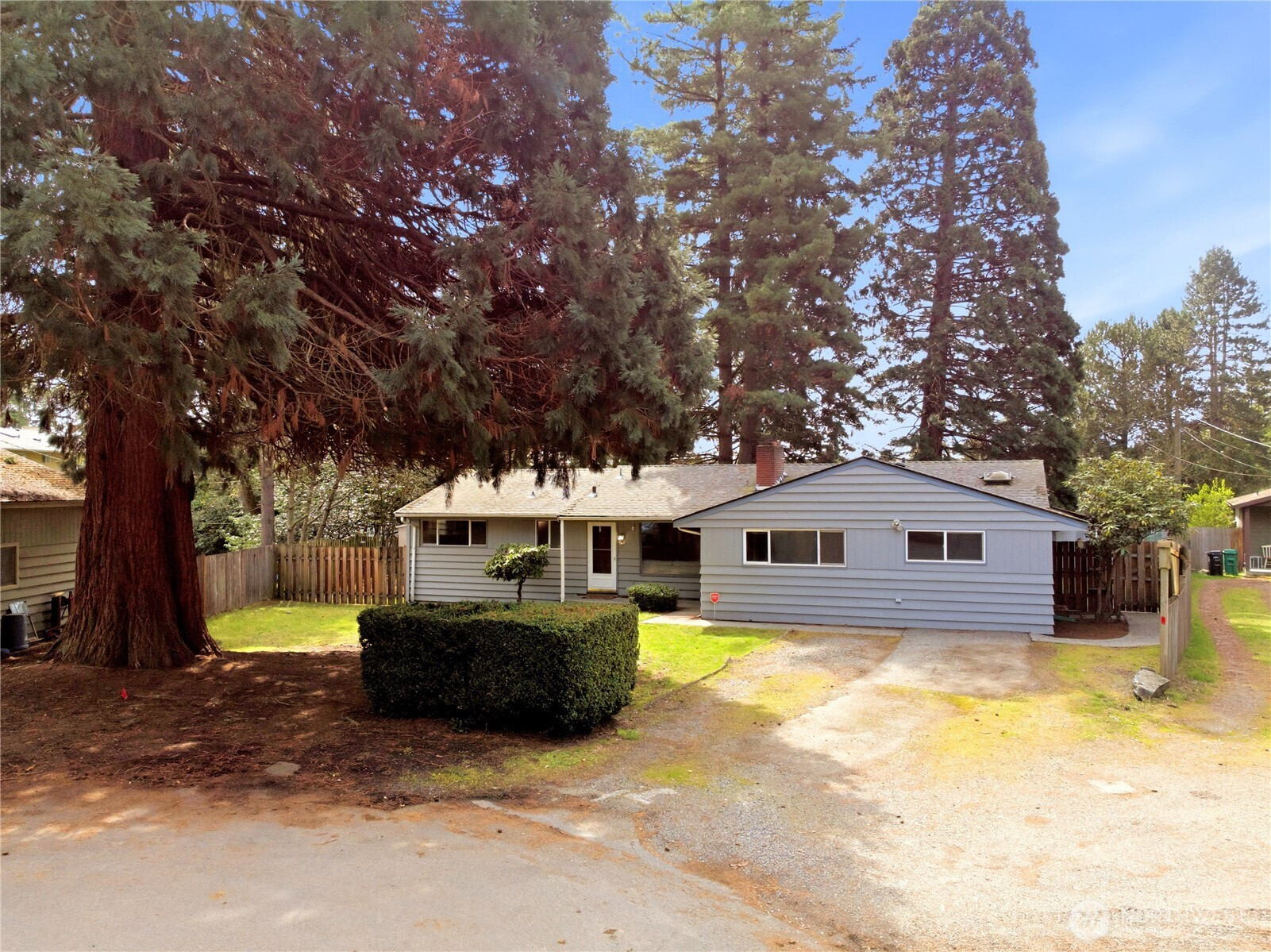 1409 N 135th Pl, Seattle, WA 98133