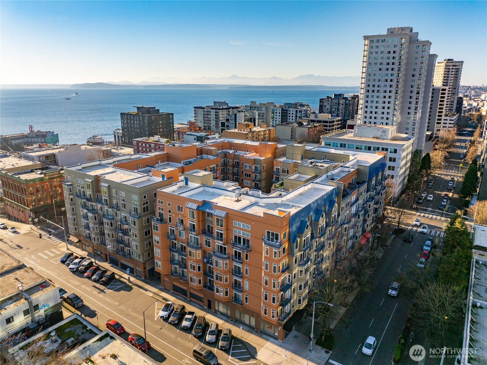 2415 2nd Avenue, Seattle, WA 98121