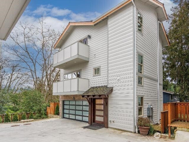 13716 30 Avenue NE, Seattle, WA 98125