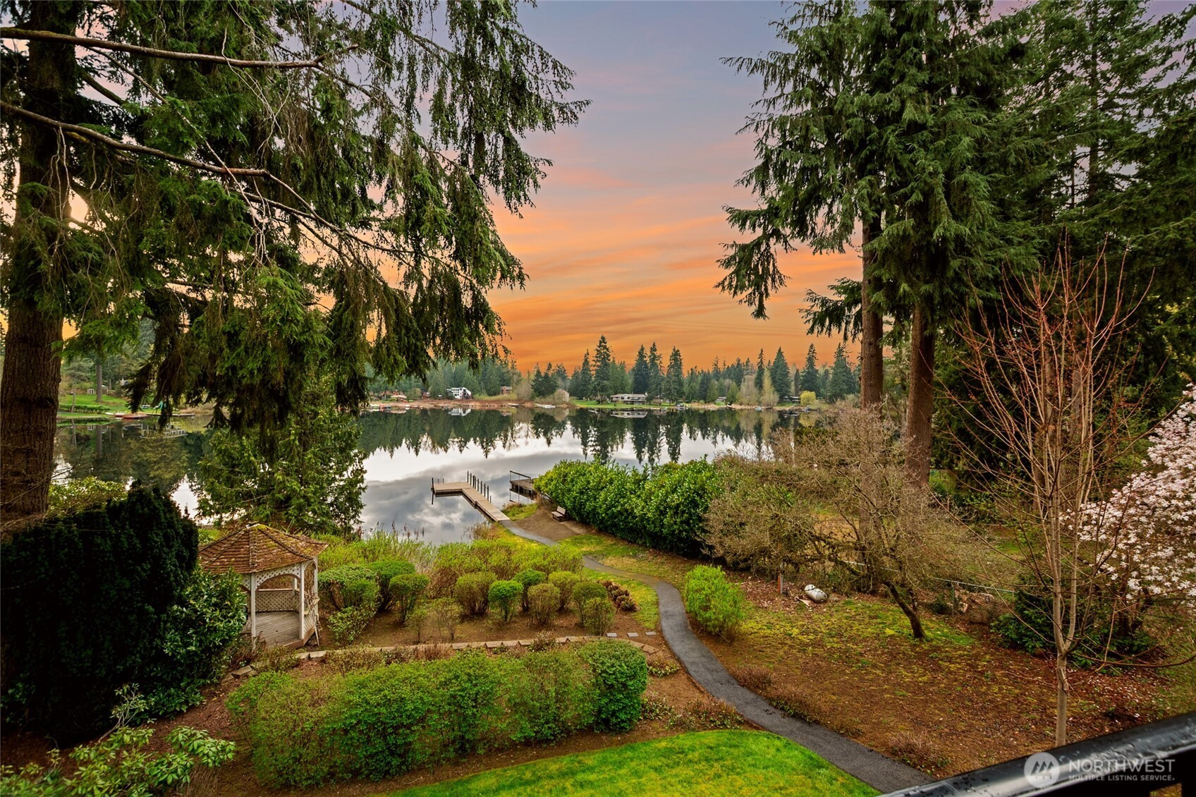 23330 E Echo Lake Road, Snohomish, WA 98296