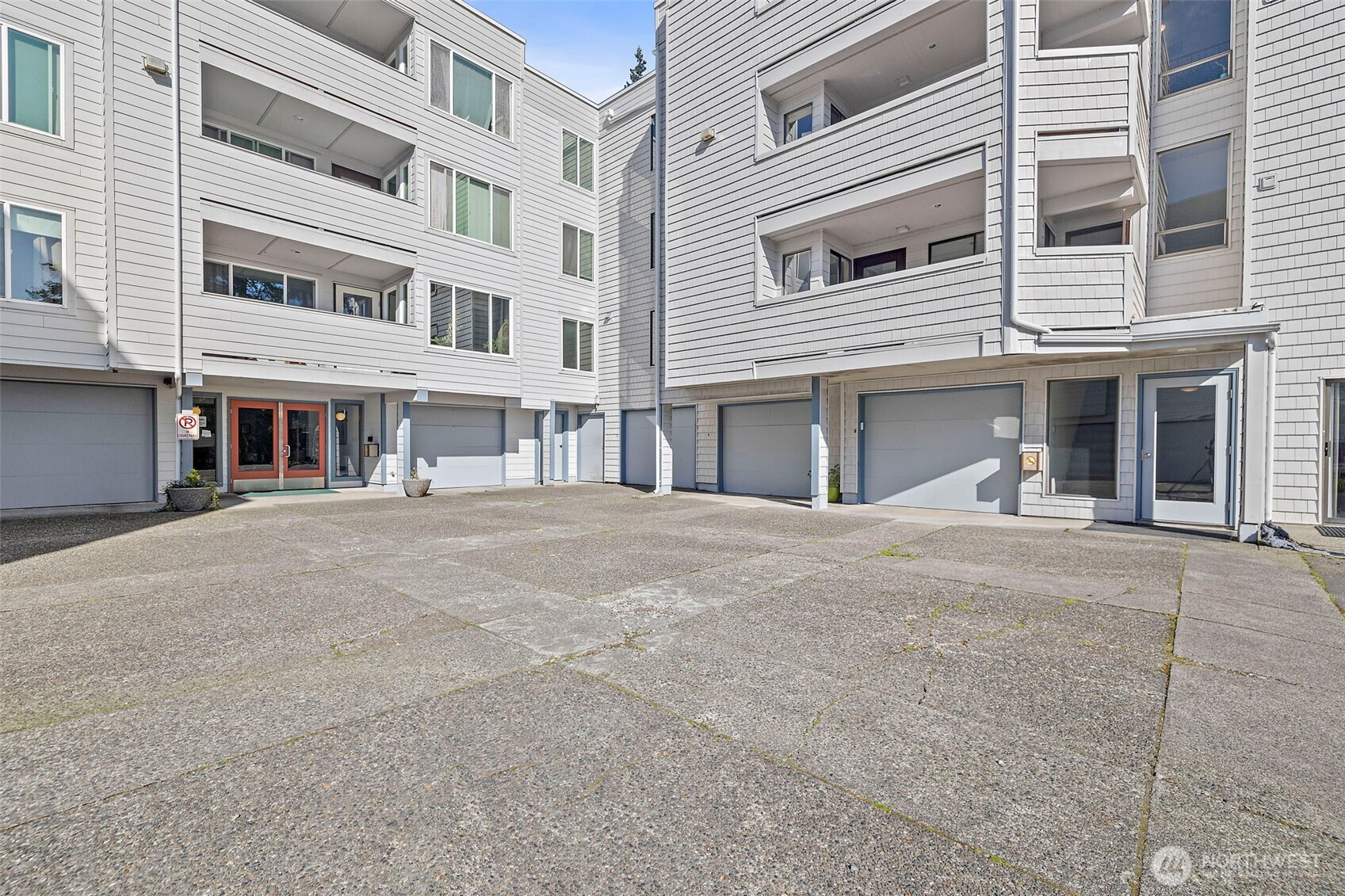 17417 Ashworth Avenue N, Shoreline, WA 98133