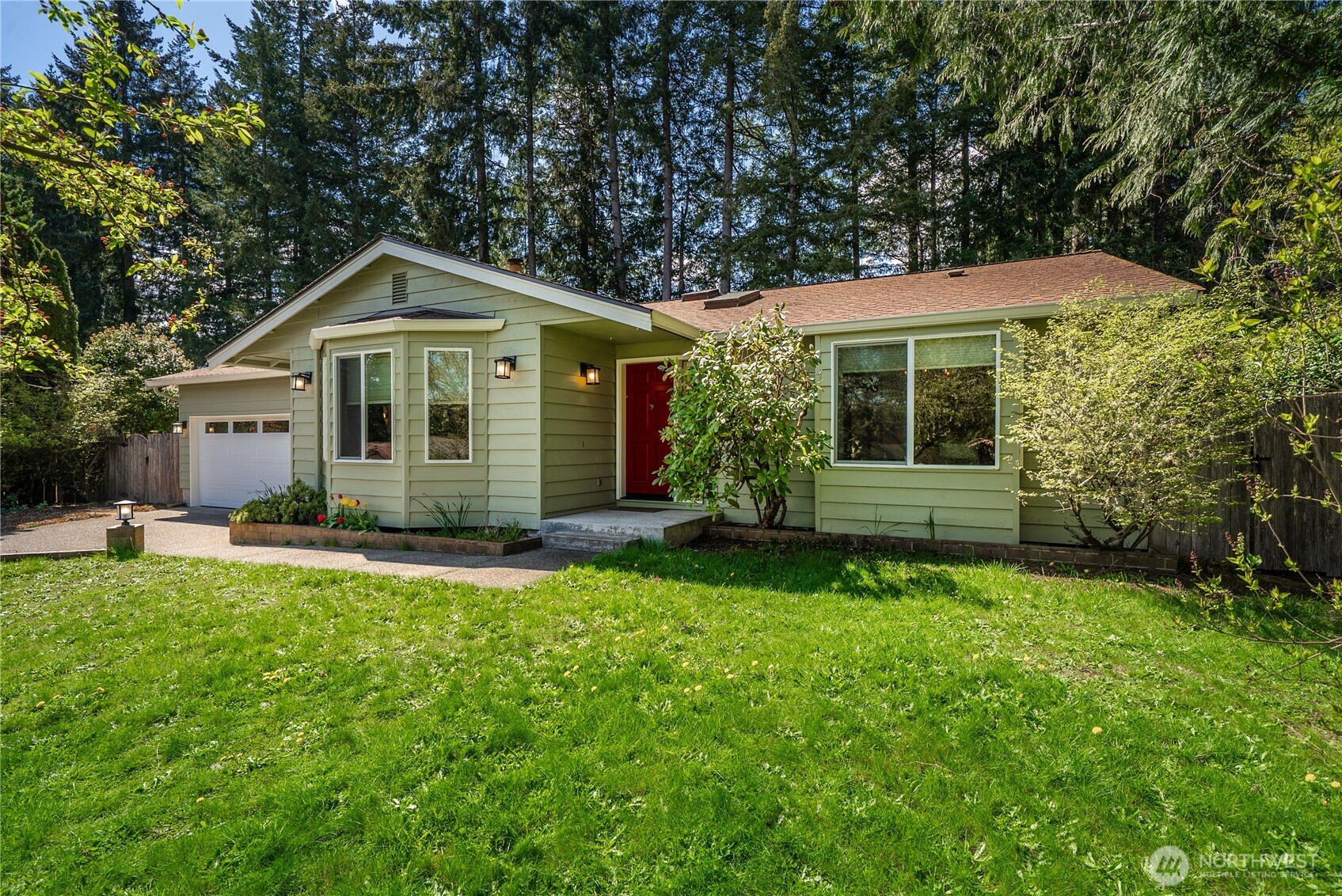 1615 Easthill Court NW, Olympia, WA 98502