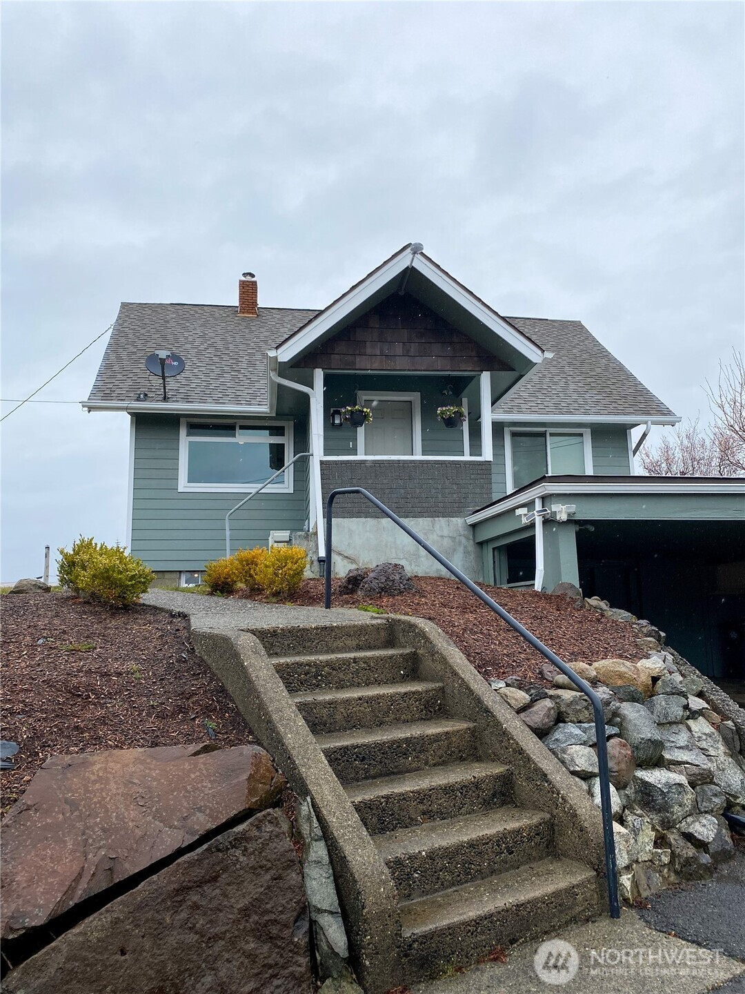 823 Broadway Avenue, South Bend, WA 98586