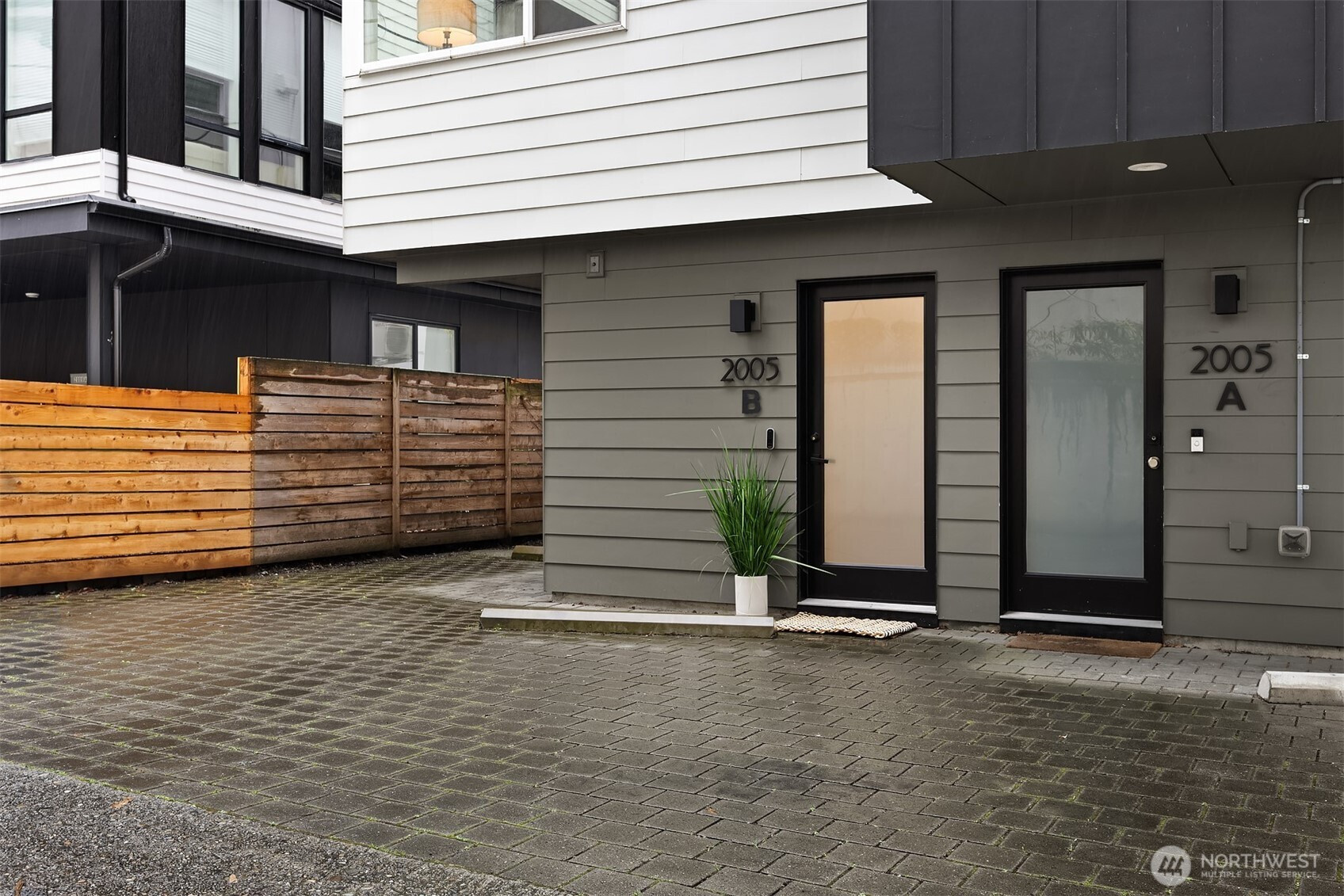 2005 Dexter Avenue N, Seattle, WA 98109