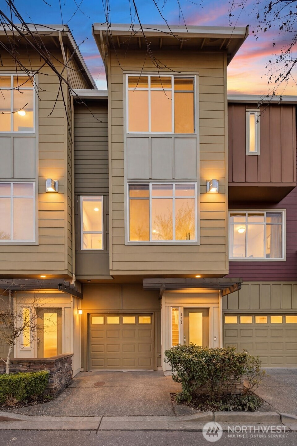 129 Cougar Ridge Rd NW, Issaquah, WA 98027