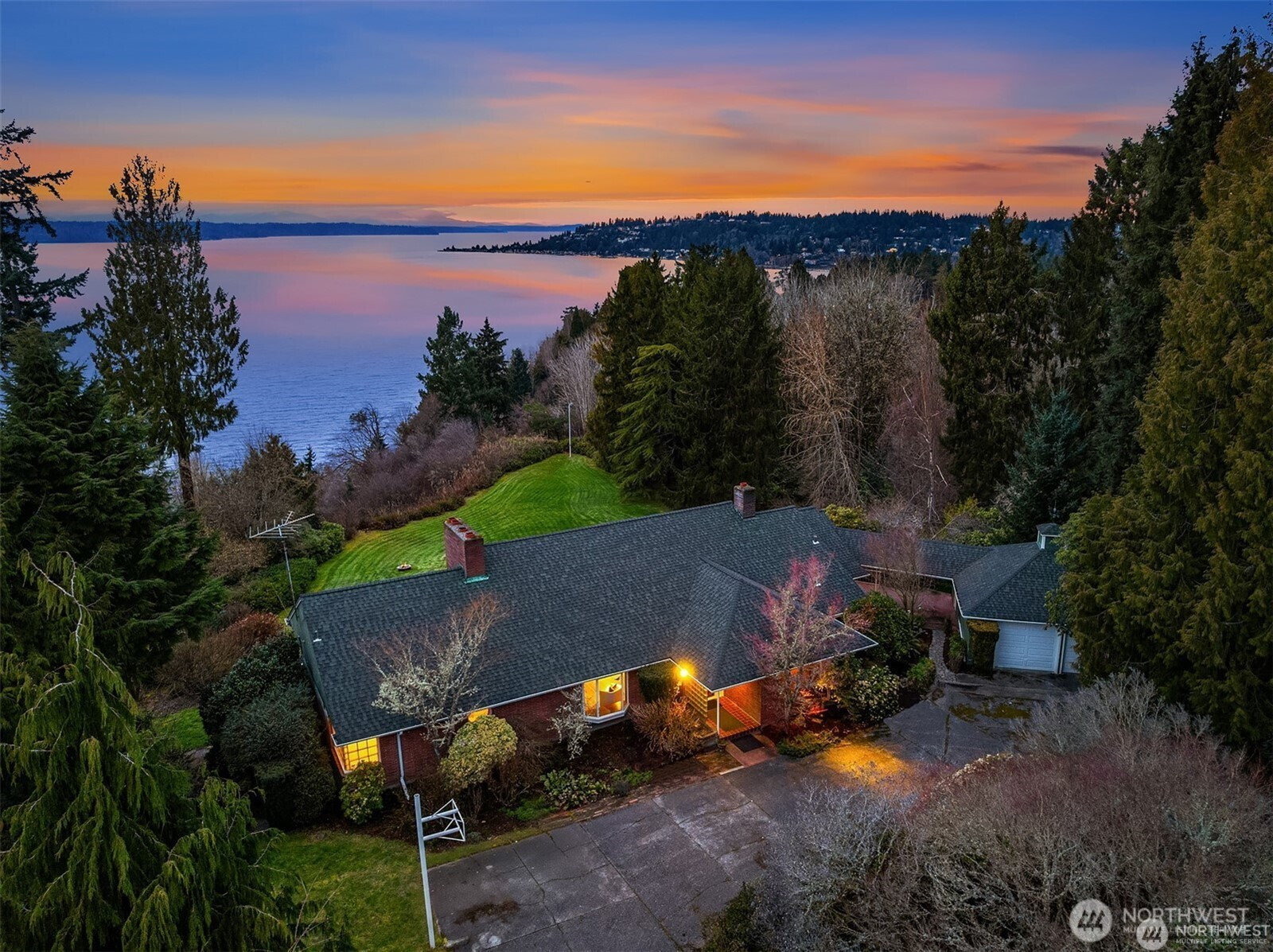 727 SW 199th Place, Normandy Park, WA 98166