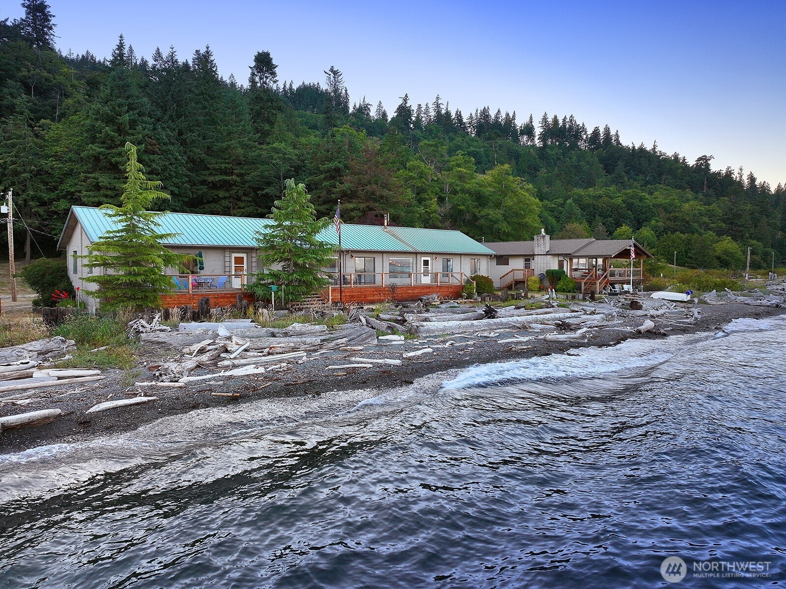 8267 Franklin Road, Clinton, WA 98236